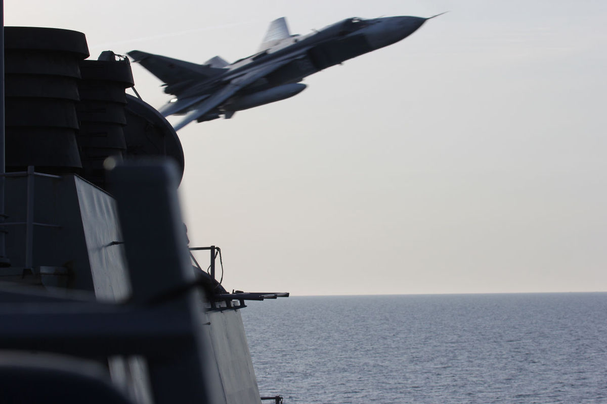 New Footage Of Russian Jets &#039;Buzzing&#039; USS Donald Cook