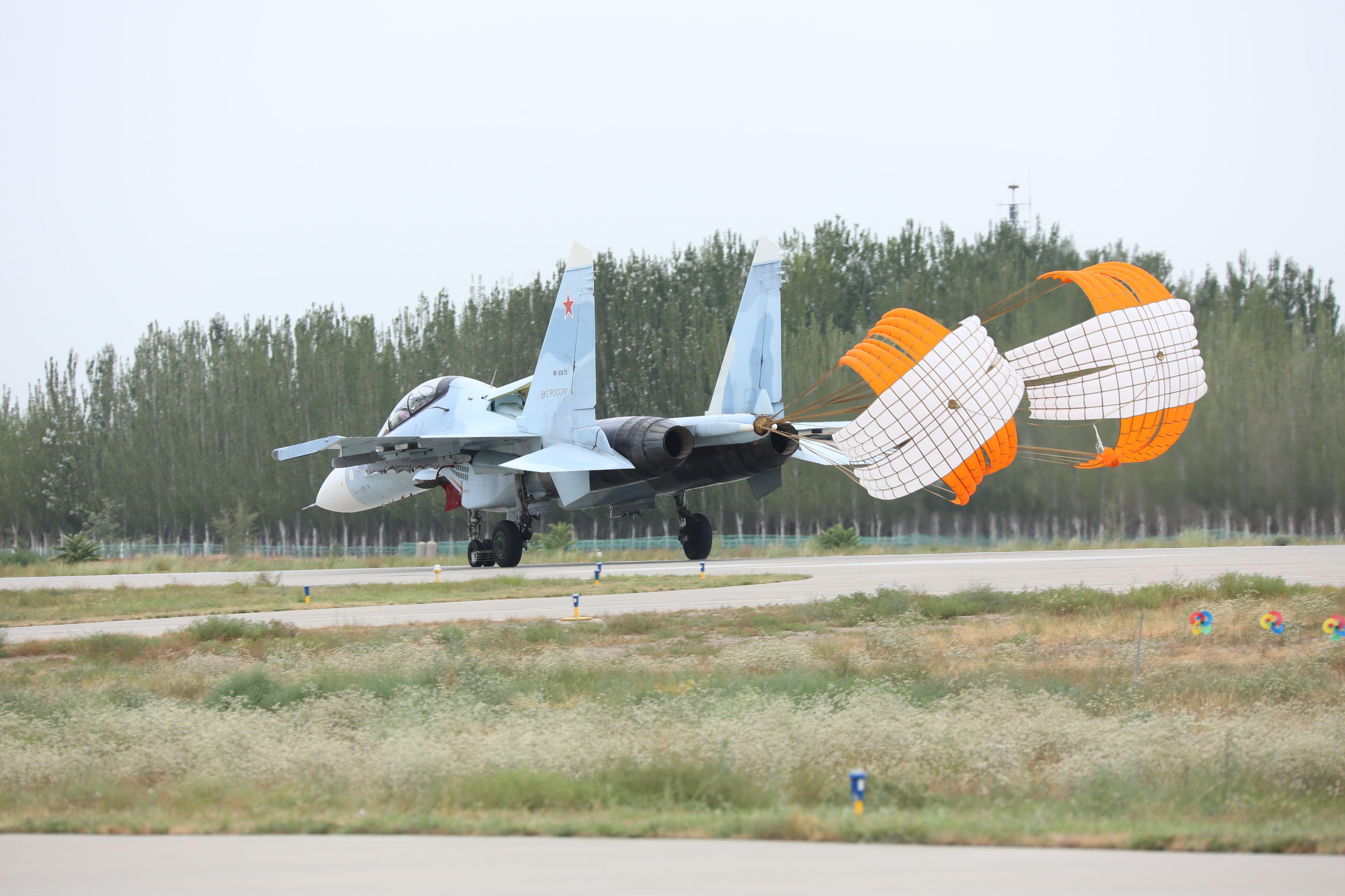 Russian Su-30 fighter conducts adaptive training in Yinchuan for a joint military drill with China