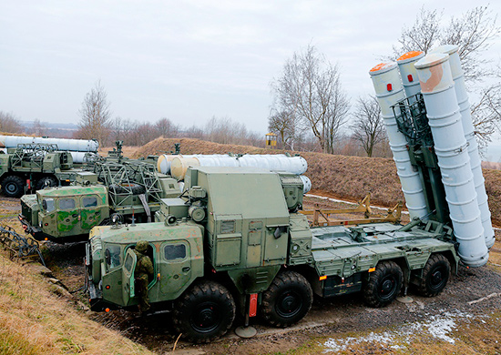 S-300 missile crews 311017 CREDIT RUSSIAN MOD