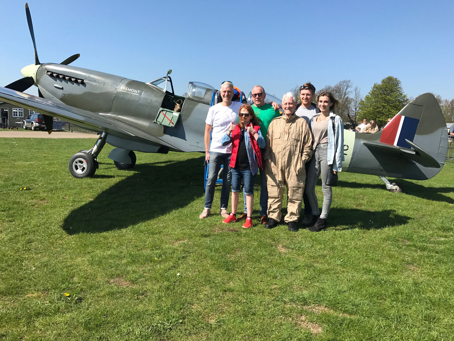 Spitfire veteran with family