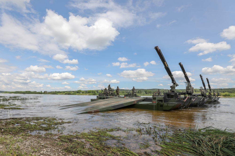 The 130th Deutsch Engineer Battalion successfully utilizes its amphibious assets to build a ferry