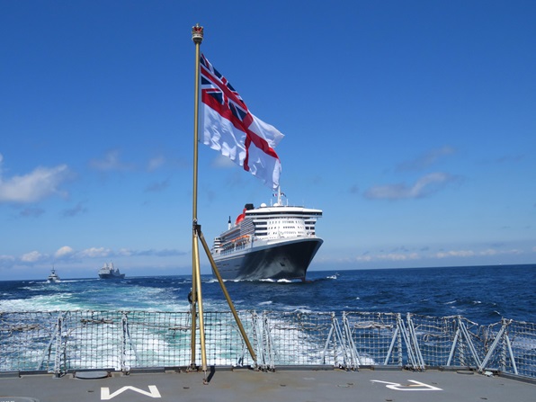 HMS Richmond escorts Queen Mary