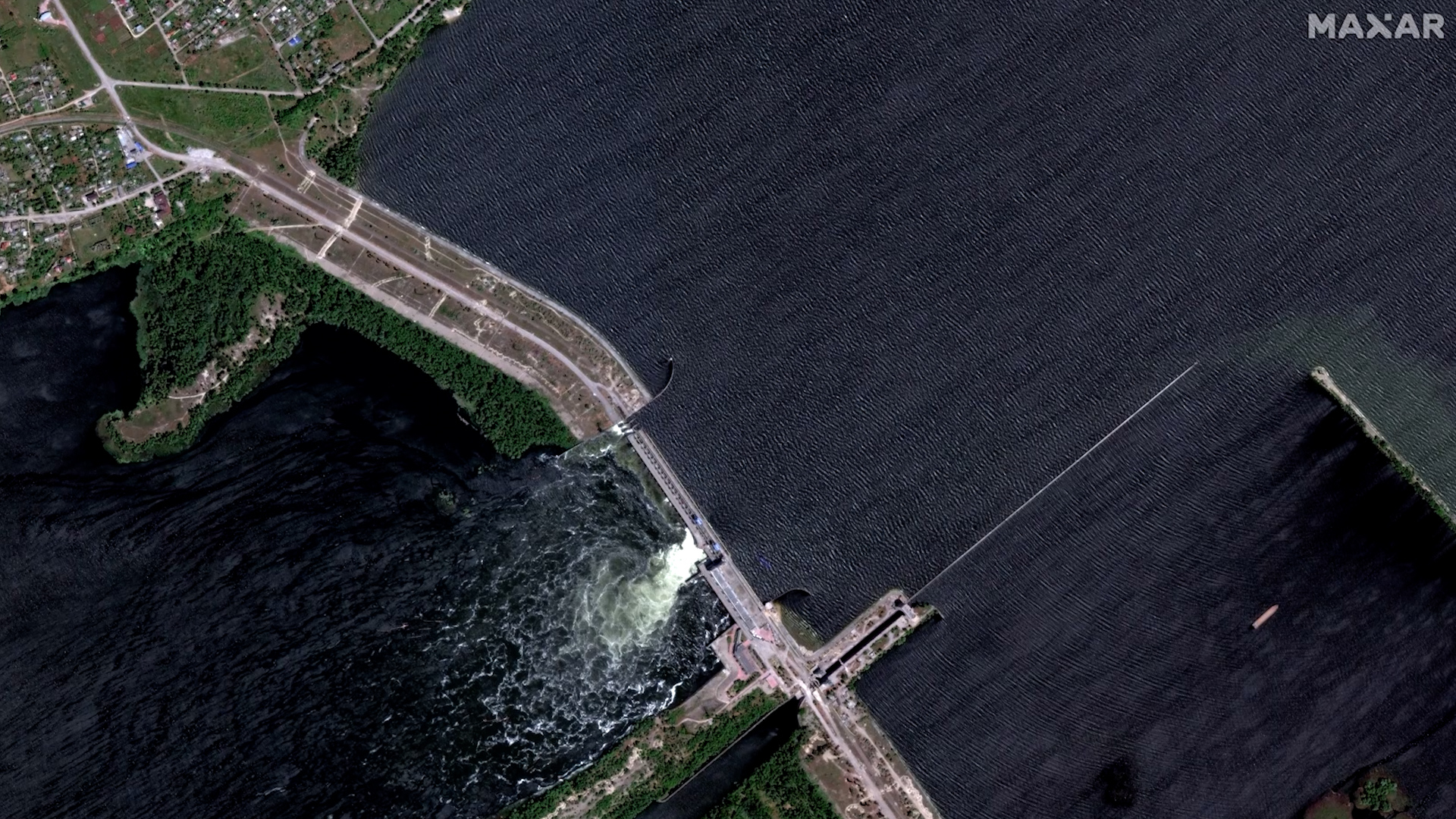 Satellite images shows the damag to the Nova Kakhovka dam 06062023 Credit Maxar Technologies