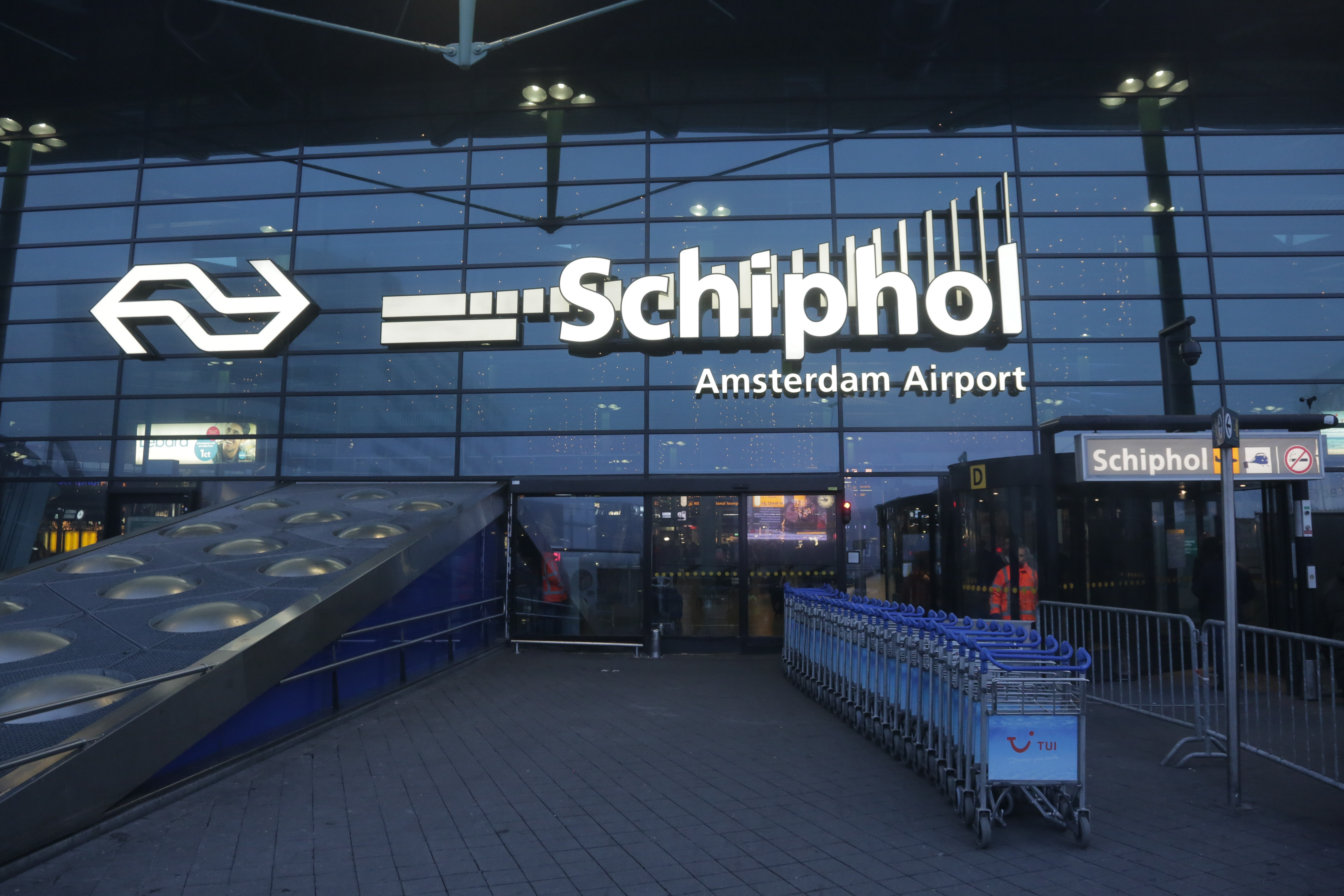Schipol Amsterdam Airport 061119 CREDIT PA.jpg 