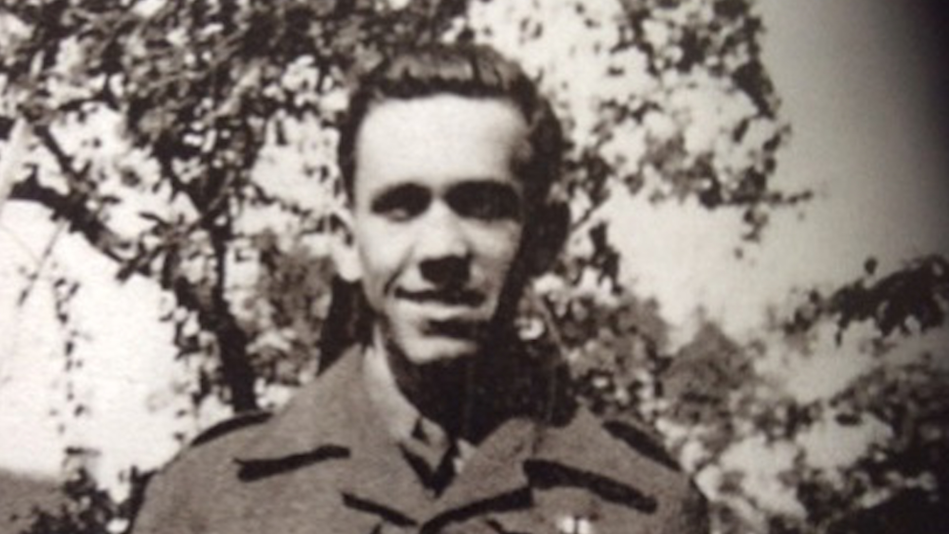 Second World War veteran Ken Pusey saved by a pint of Guinness 121224 CREDIT Ken Pusey