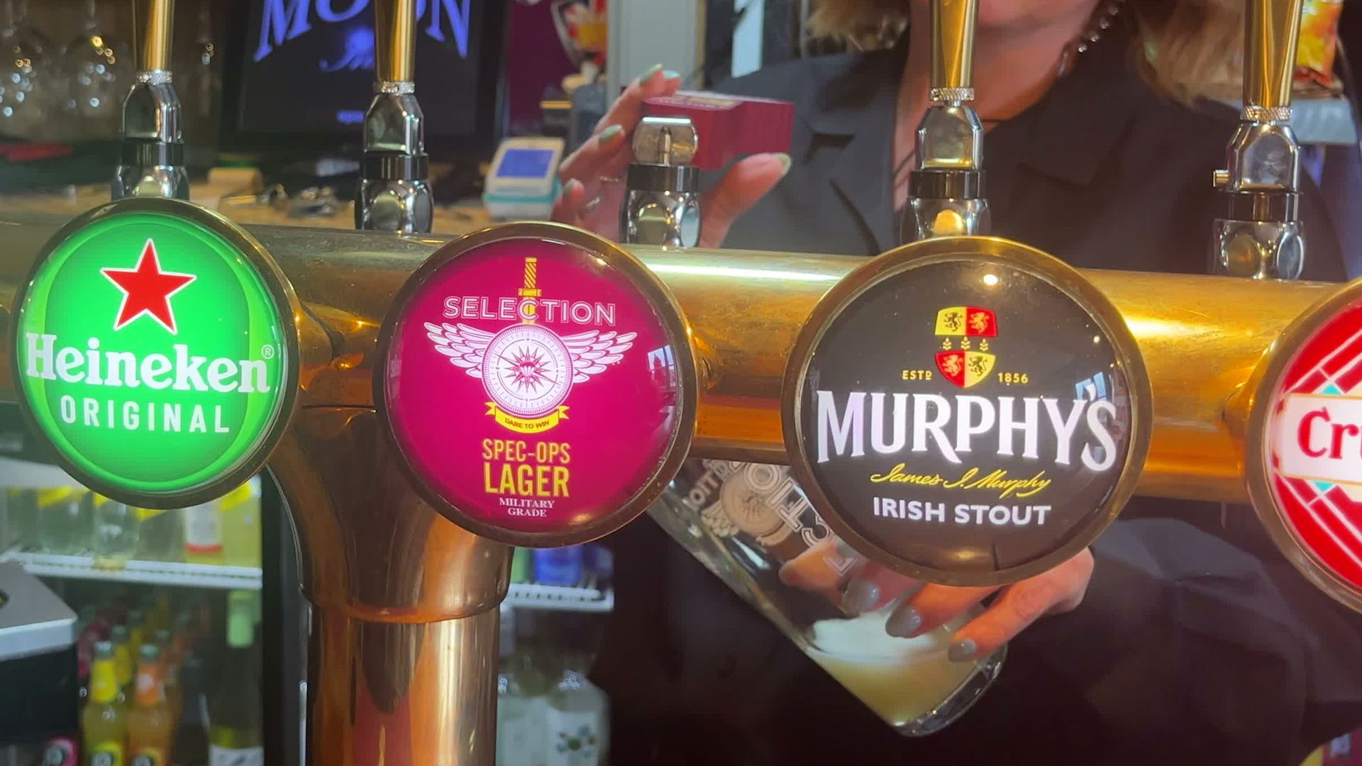 Selection SAS veterans lager Spec Ops pint poured CREDIT BFBS