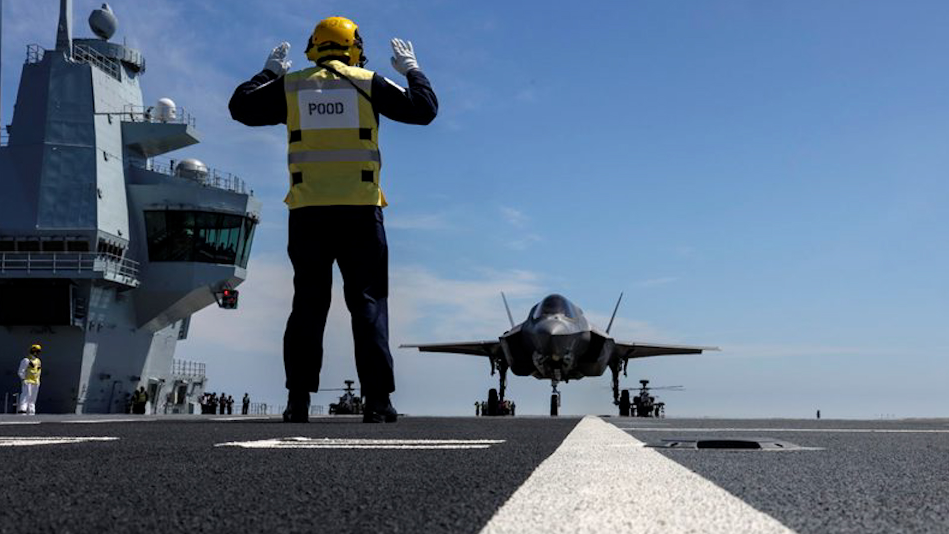 An F-35B fighter jet lands on HMS Prince of Wales for the first time (Picture: MOD).