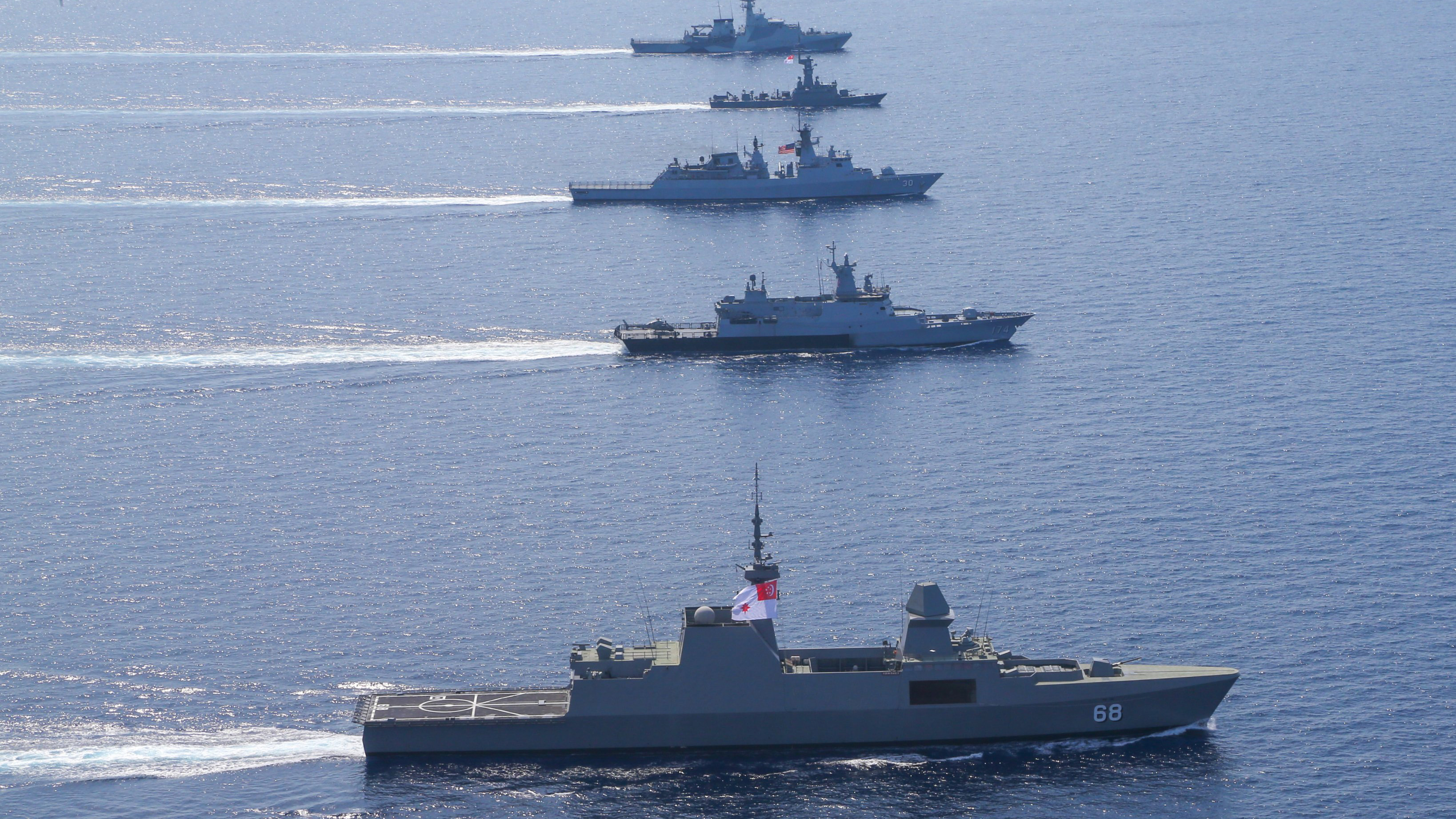 * Ships in line of battle bersama lima.