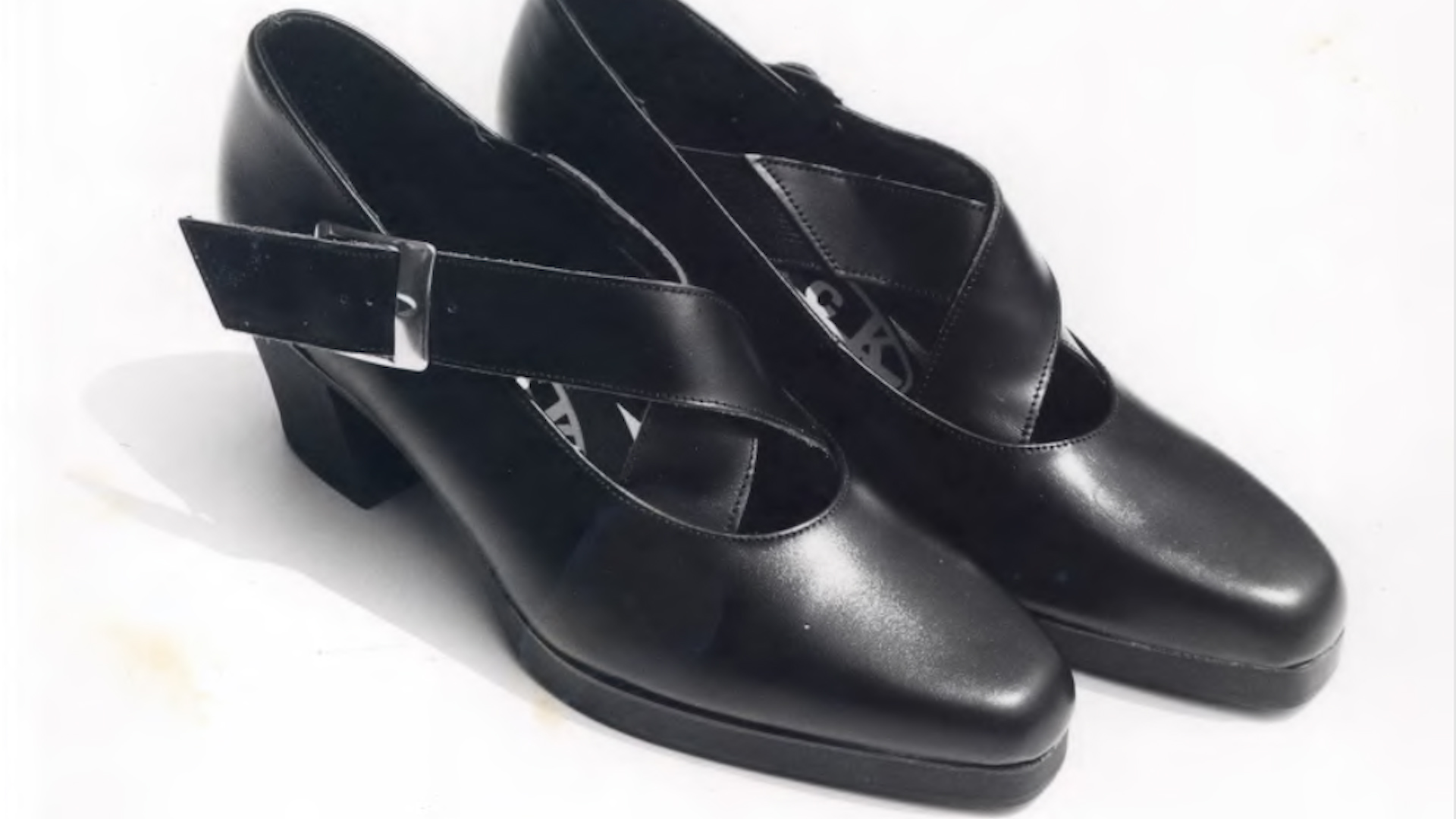 Shoes similar to the ones worn by Christina Menzies in 1993 - pic used on 120620.jpg 