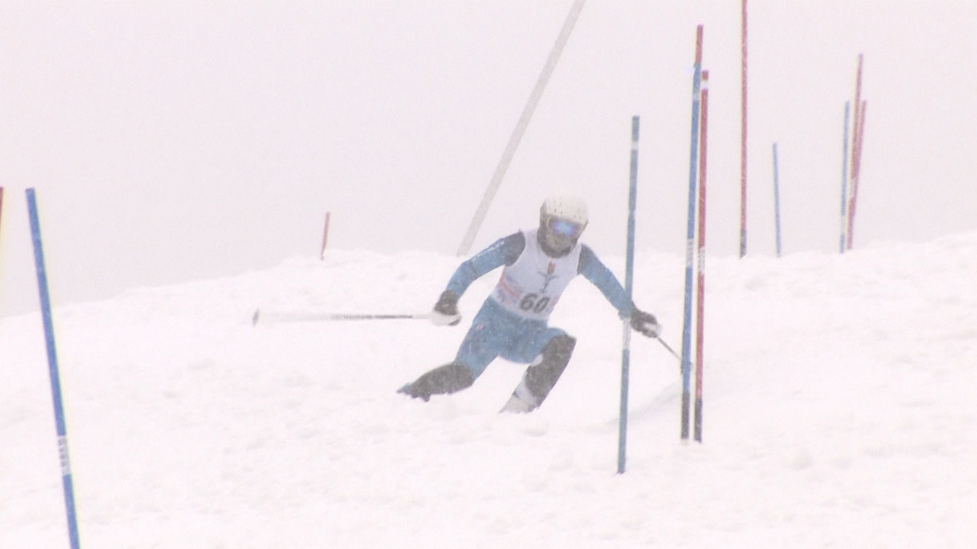 Heavy snow made visibility difficult during the finals.