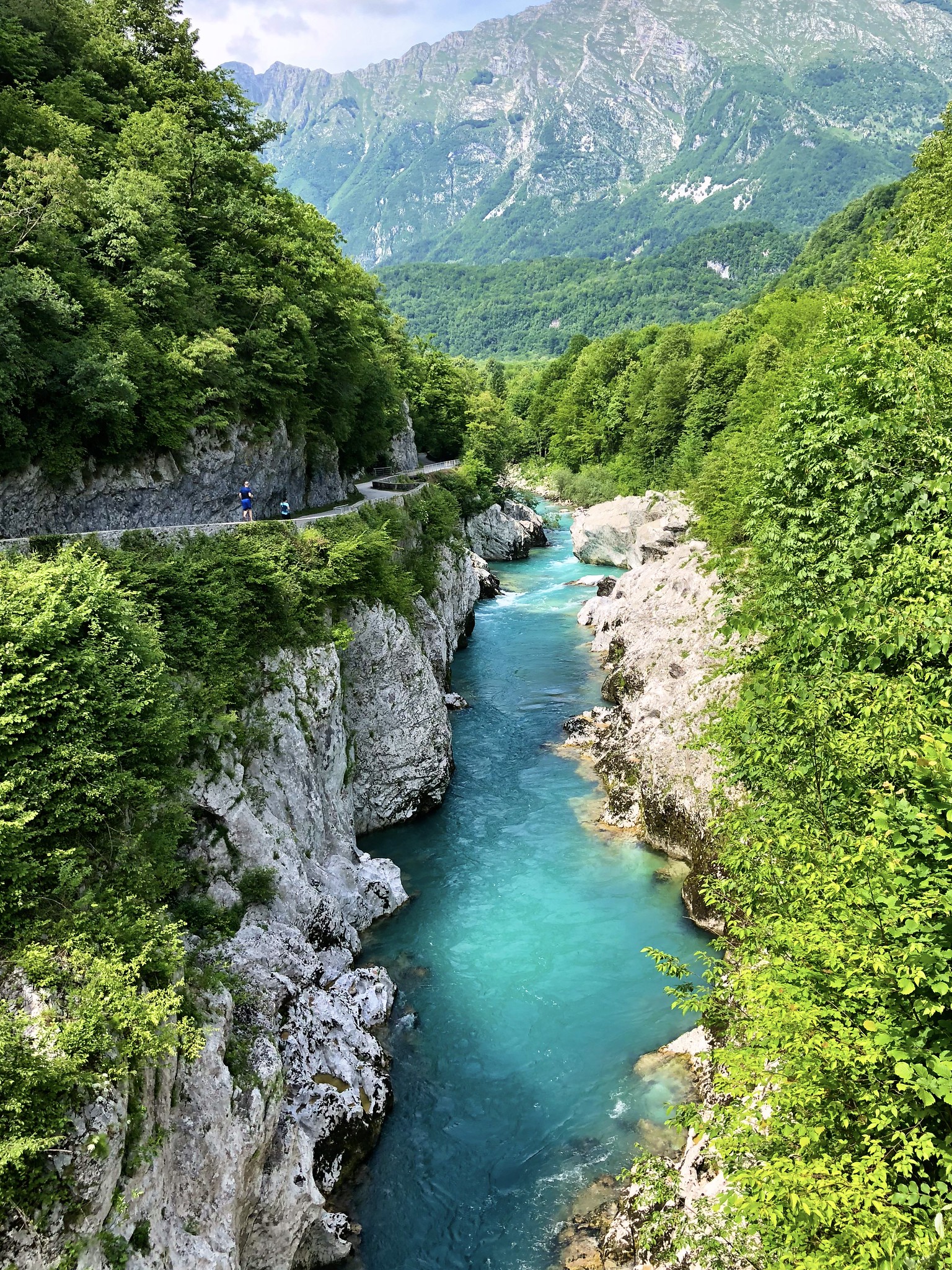 picture of the soca or isonzo river