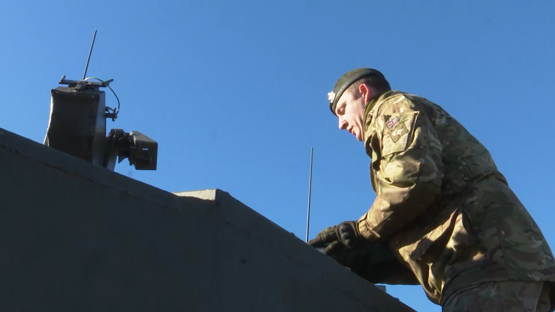 Soldier prepares the tank 190219 CREDIT BFBS