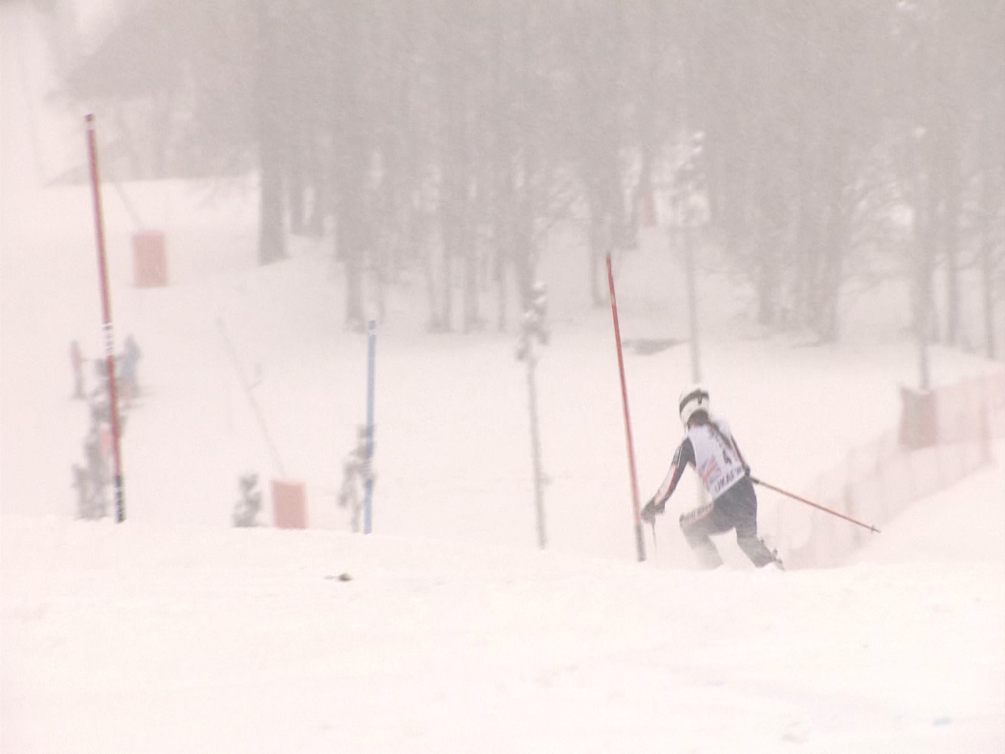 Sub Lt Lewis-Sammons during one of her Alpine Ski Slalom runs.