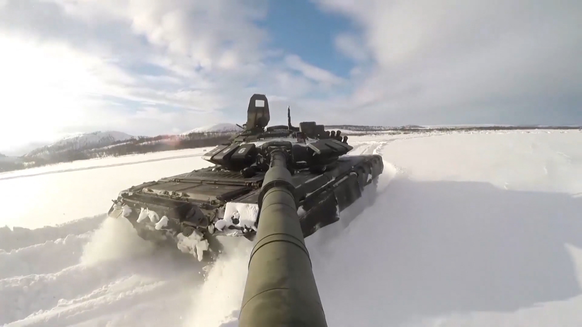A tank in the snow as part of Exercise Tsentr in 2019 (Picture: Russian Defence Ministry).