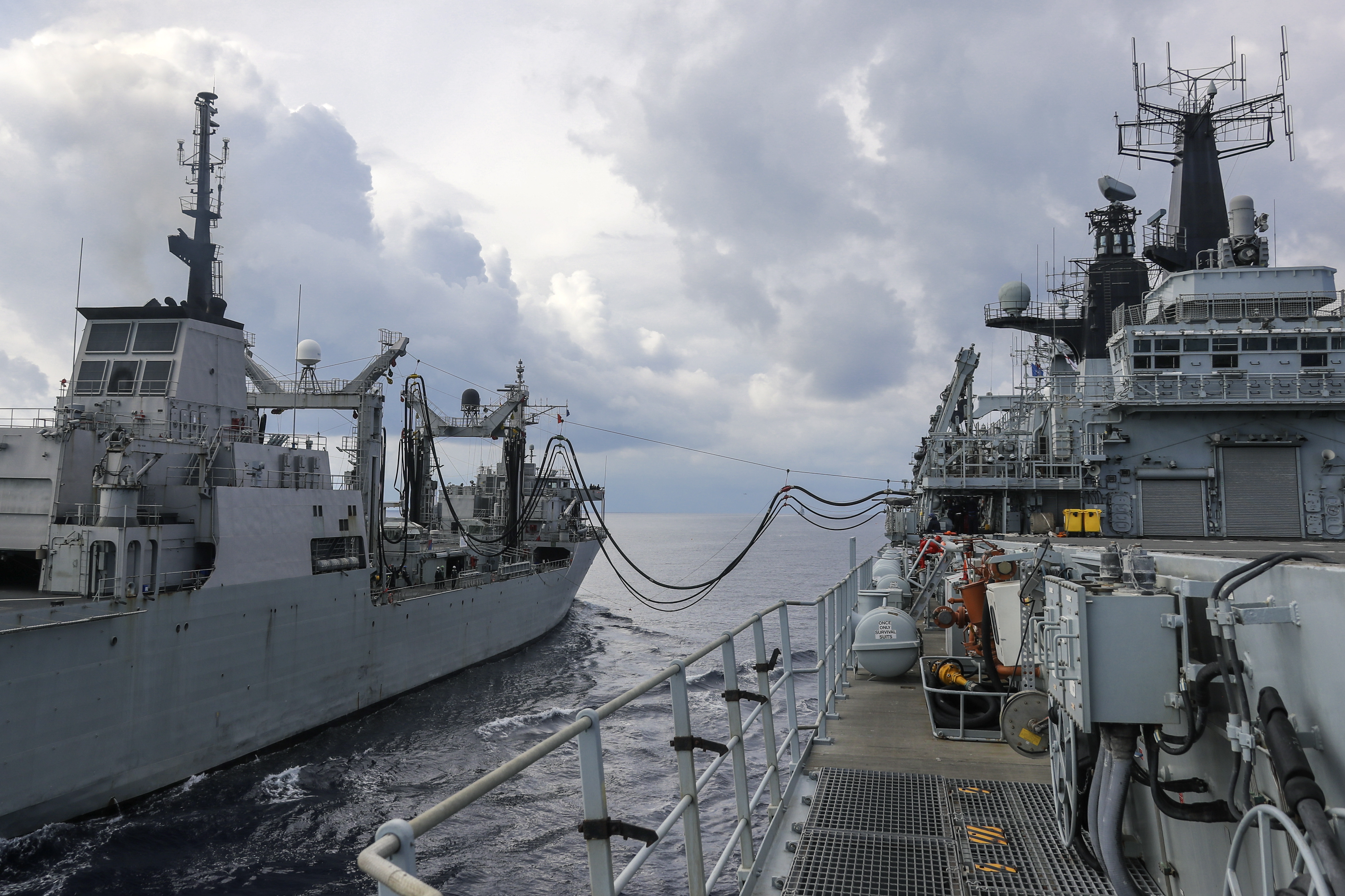 Tanker ESPS Patino provides HMS Albion with fuel (Picture: Royal Navy).