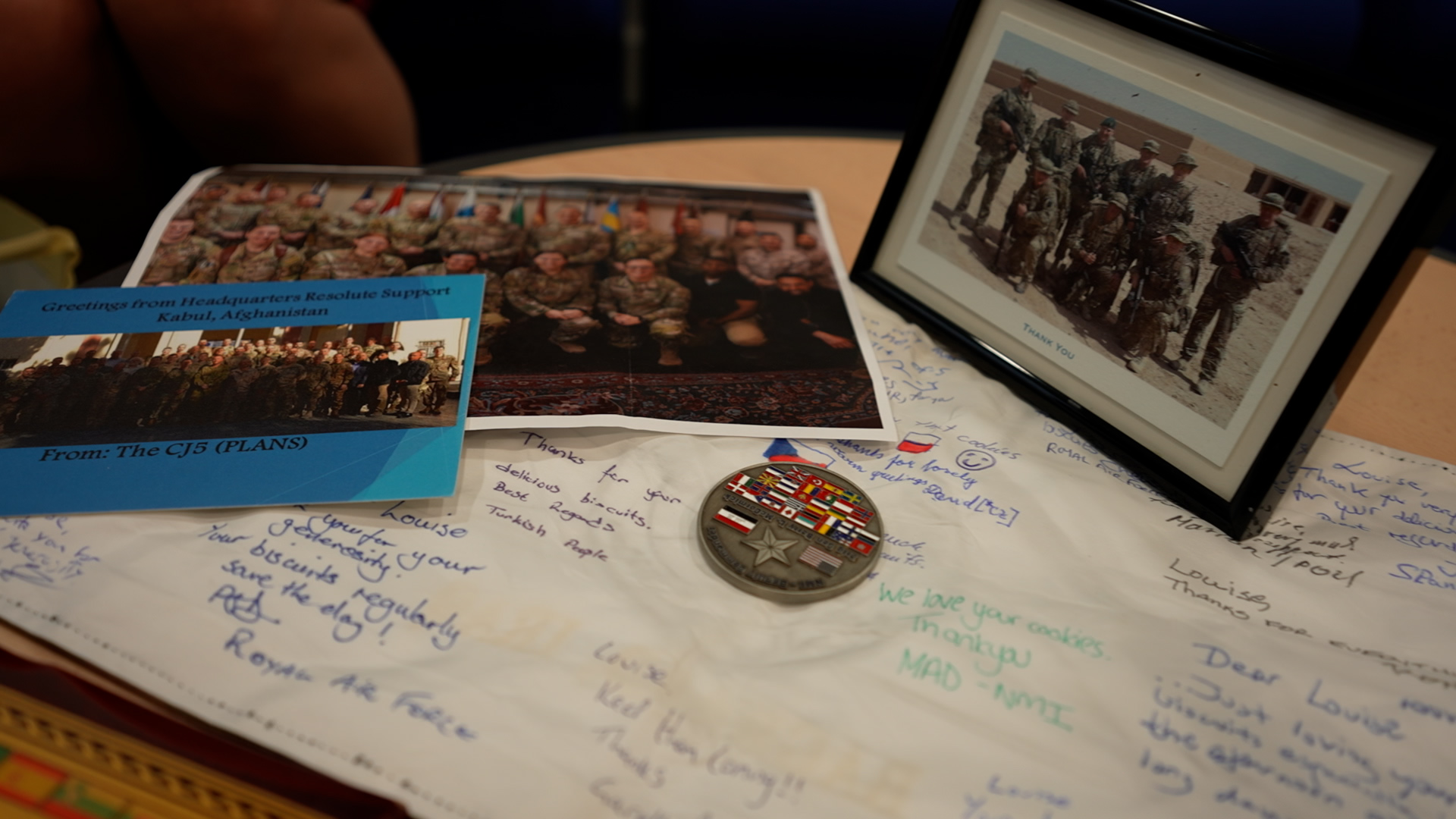 Thank you letters from soldiers to marine mum who baked buns and sent them out to Iraq