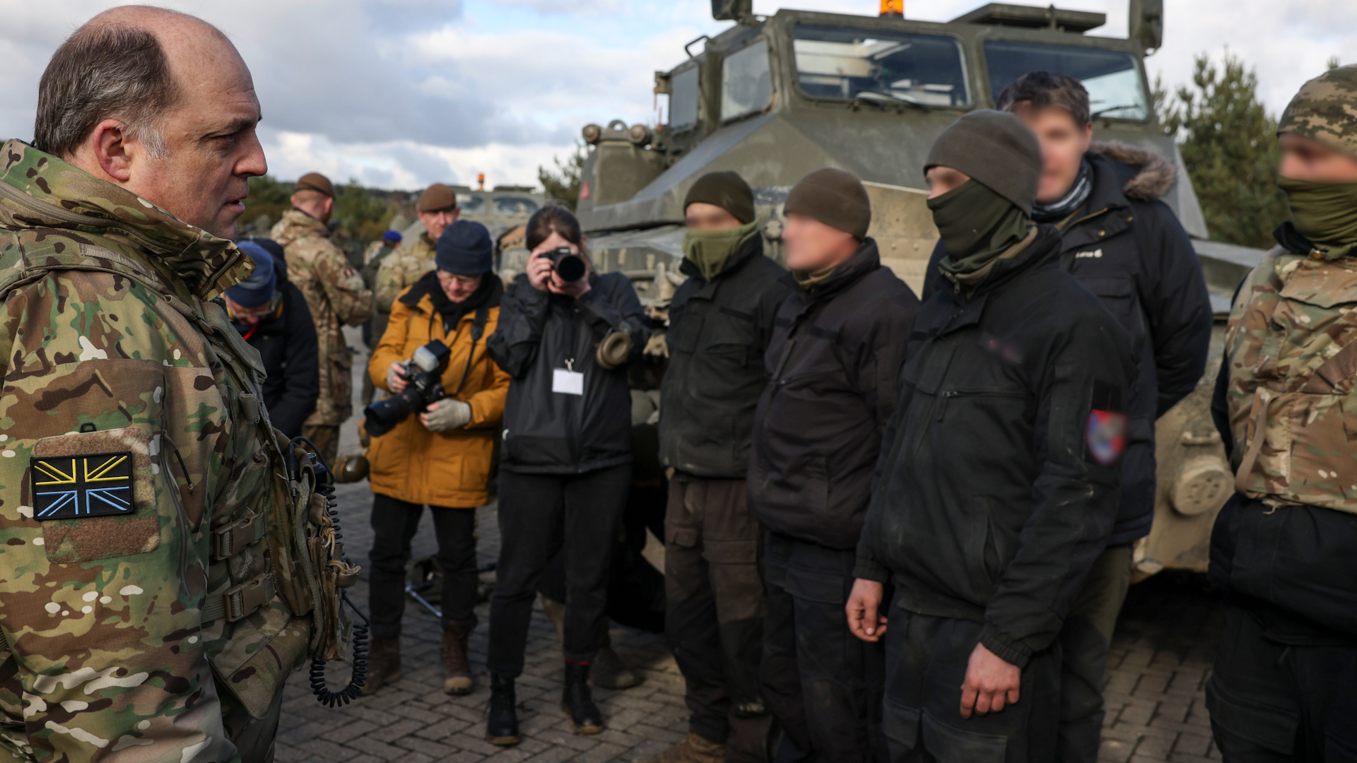 The Defence Secretary Ben Wallace met UK trainers and Ukrainian soldiers learning how to operate the UK's Challenger 2 tank