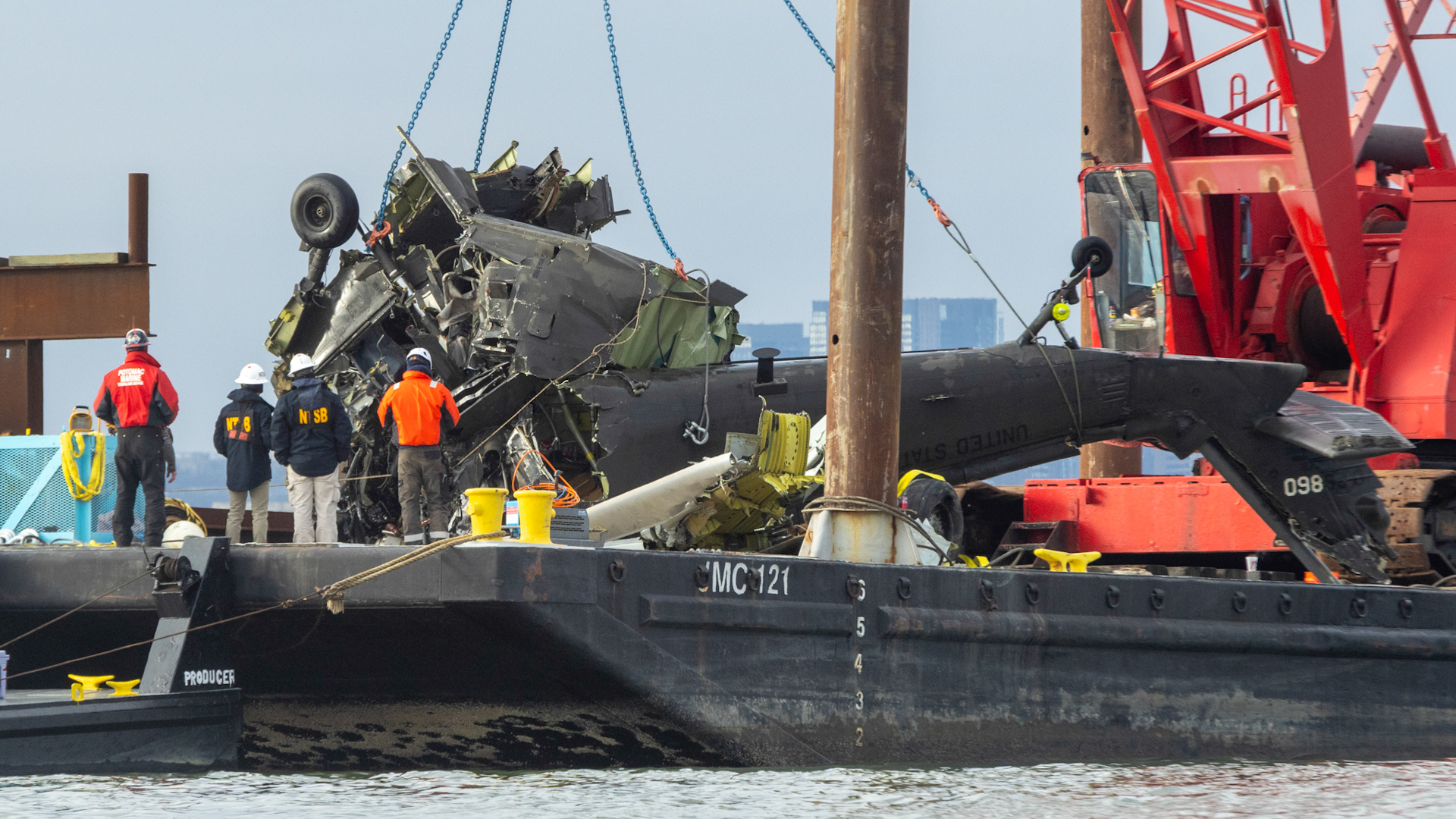 The NTSB recovers the debris of a Sikorsky UH-60 Black Hawk