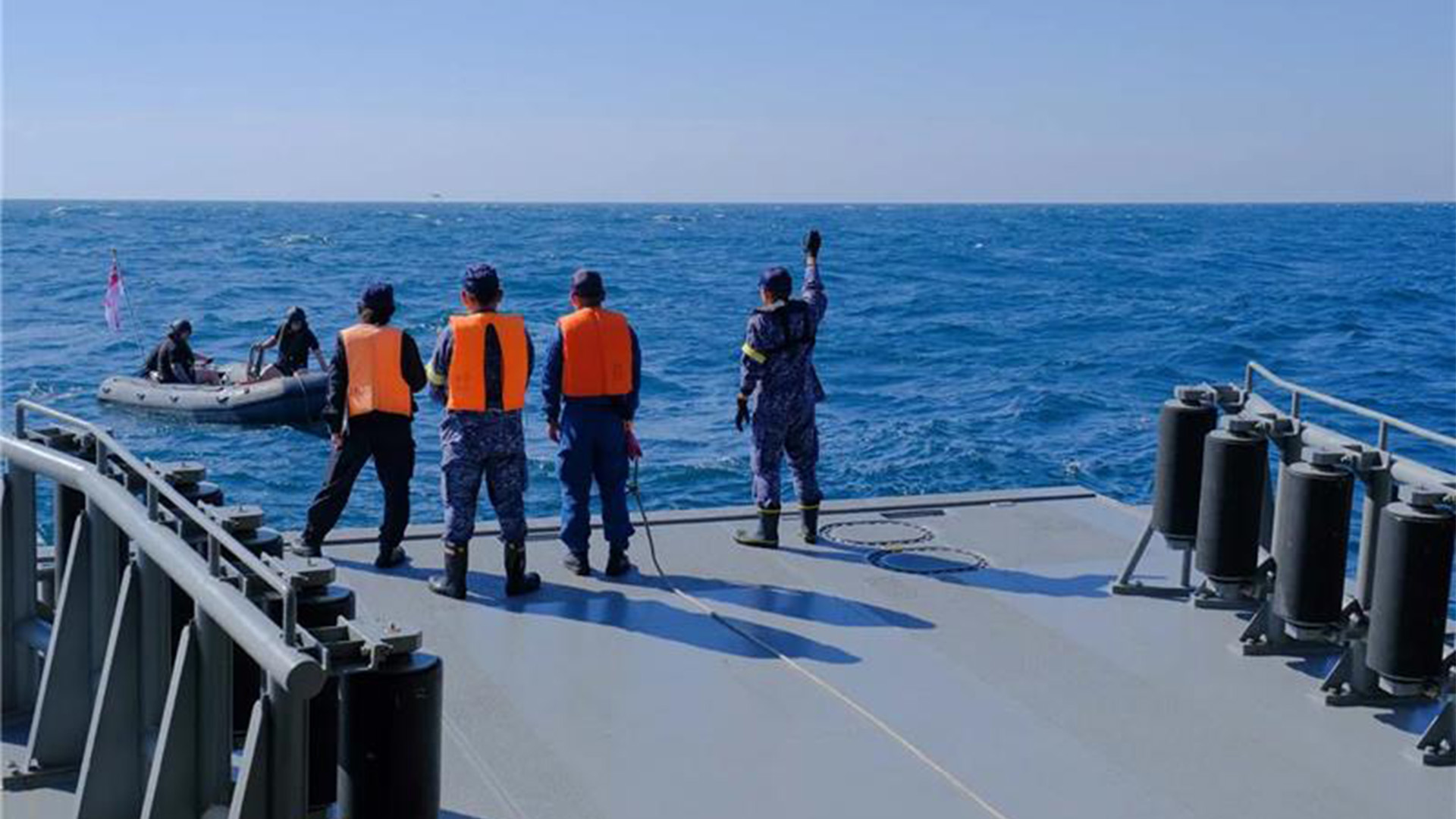 IMX 25 showcased interoperaibility between the mine clearance experts from the UK and Japanese navies