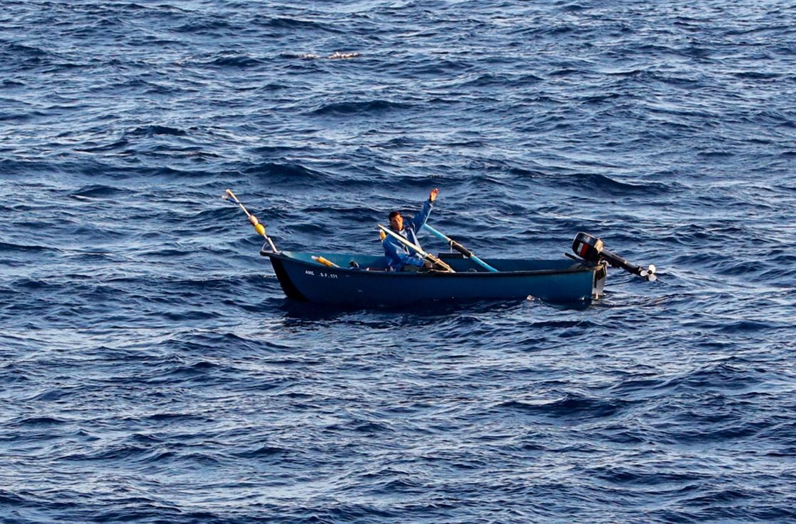 HMS Duncan rescue fishermen 050618 CREDIT RN