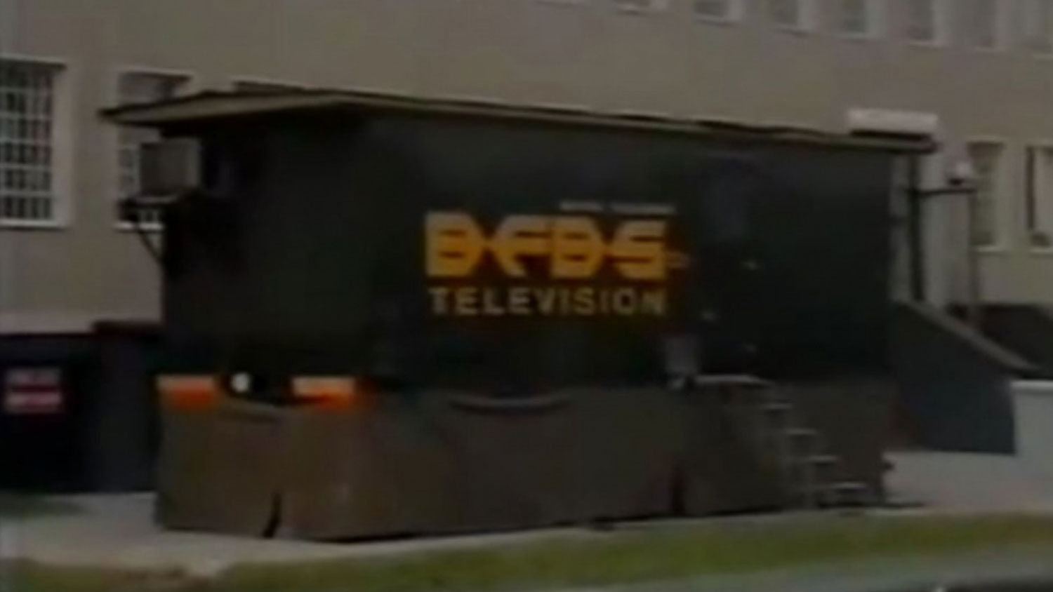 The mobile BFBS TV trailer in Joint Headquarters (JHQ), Rheindahlen, Germany in 1982 CREDIT BFBS