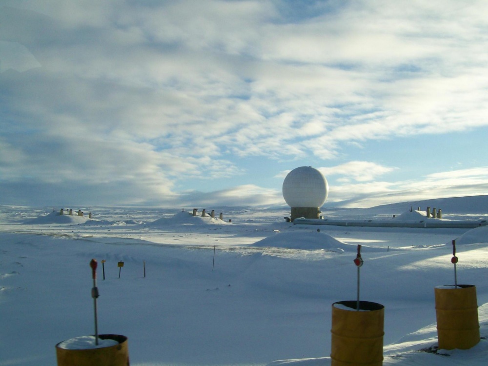Thule Air Base hosts a huge AN/FPS-132 radar, offering 240-degree coverage over Russia's northern coast.