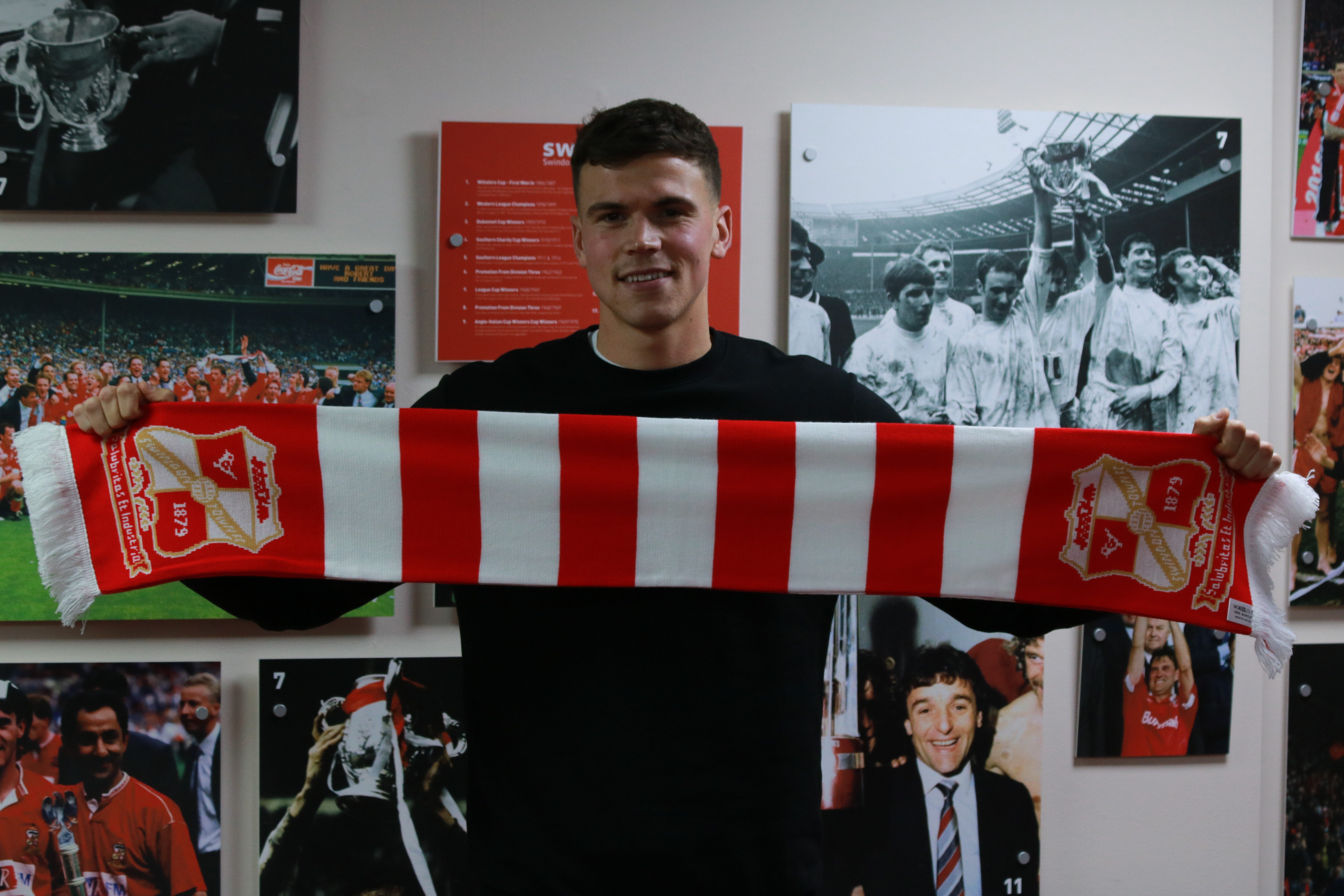Tom Broadbent Transfer 21.01.18 Credit- Swindon Town FC