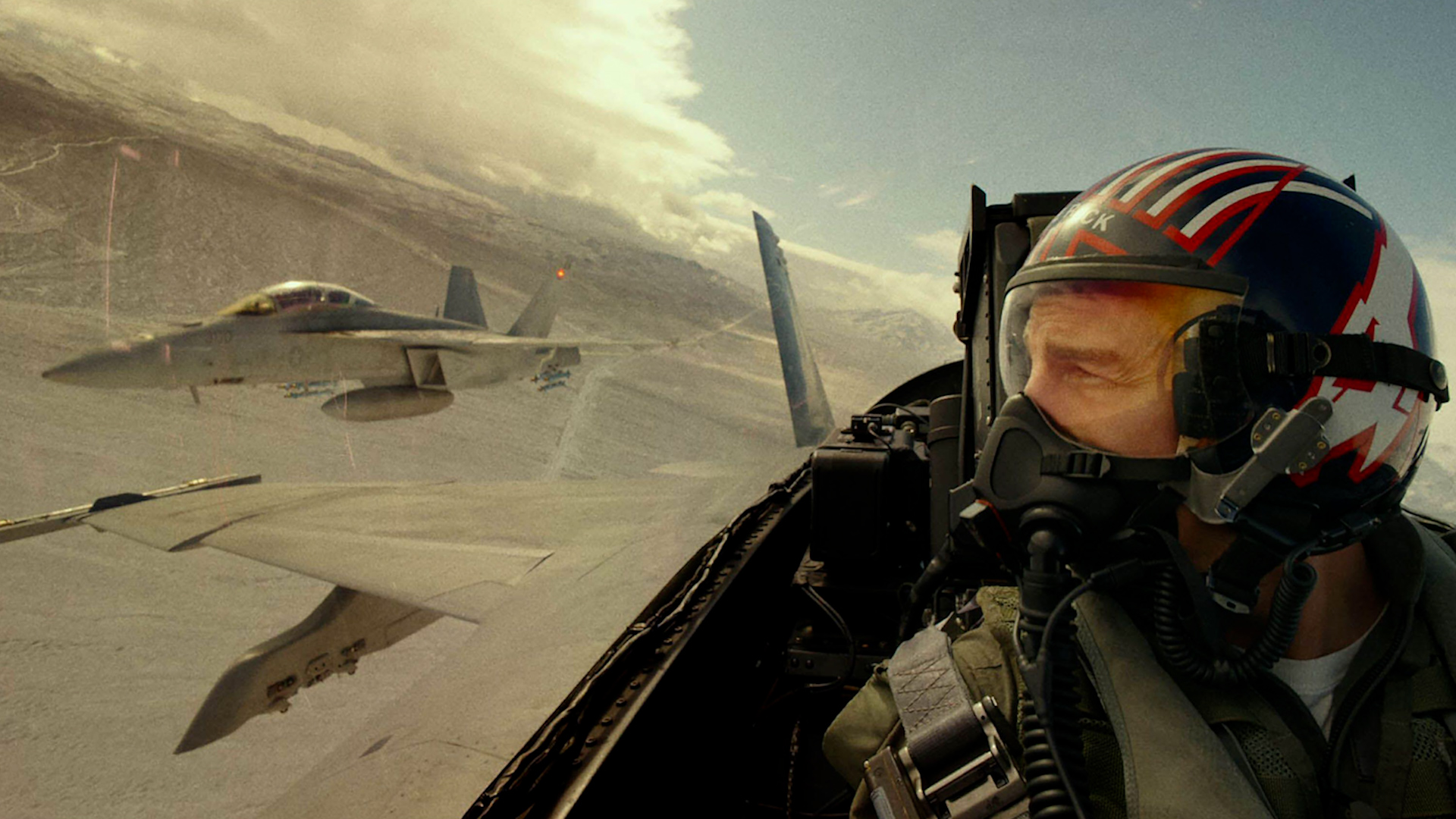 Top Gun Maverick film Tom Cruise 190522 Image ID 2J90YE0 CREDIT Dom Slike Alamy Stock Photo