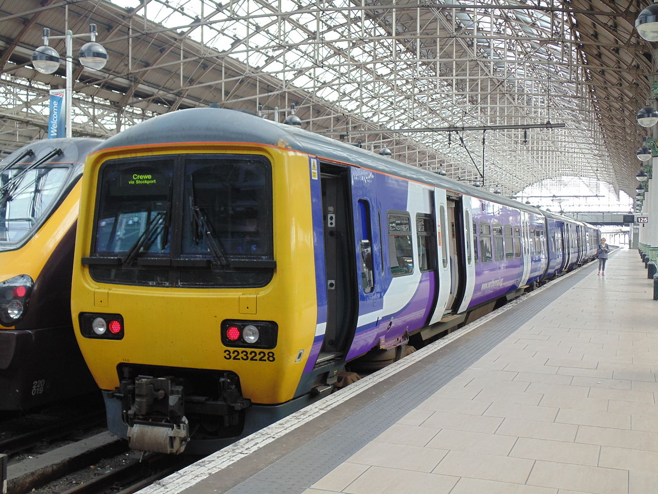 Train at Manchester Piccadilly CREDIT Mikey from Wythenshawe, Manchester Wikipedia