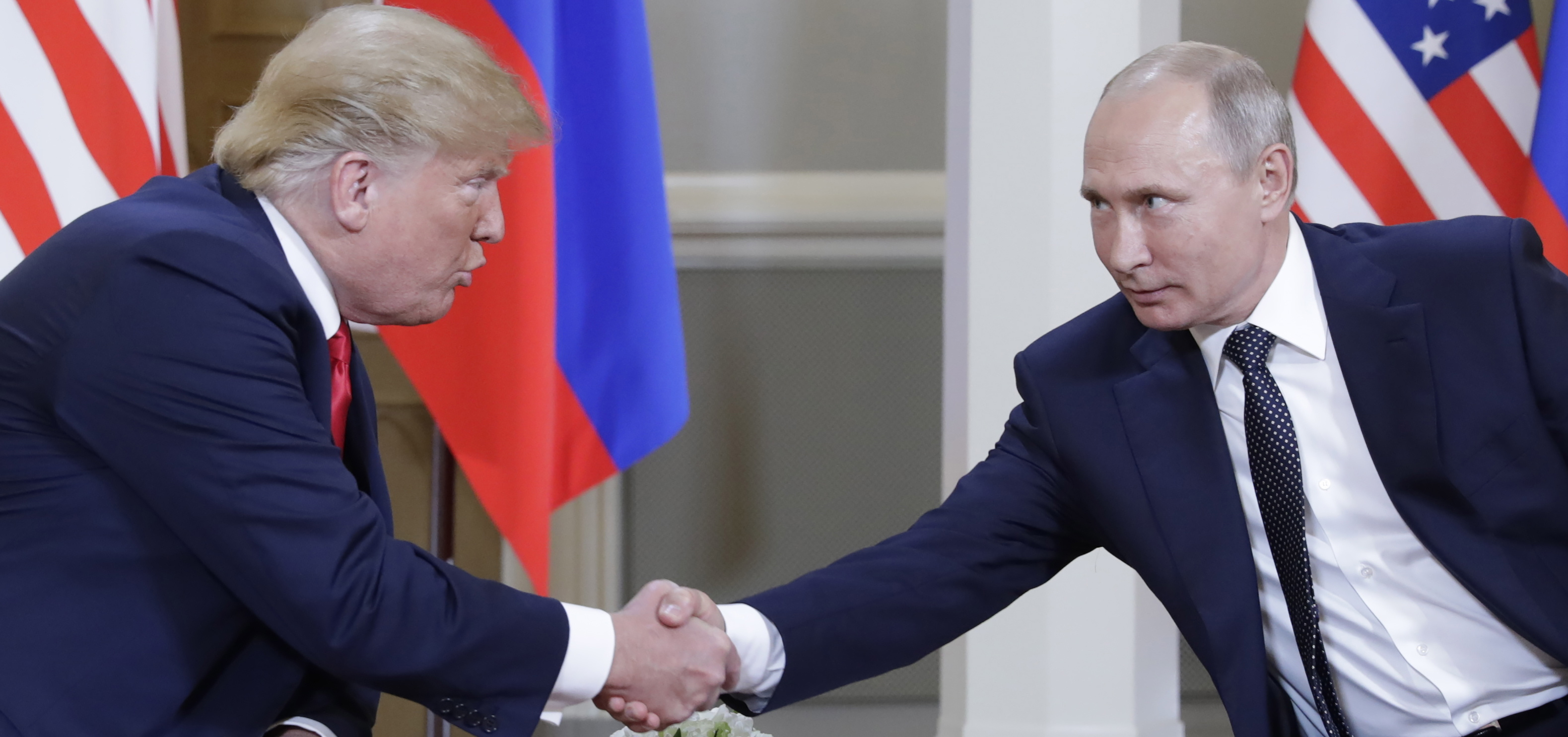 Trump Putin handshake PA-37604597 .jpg	