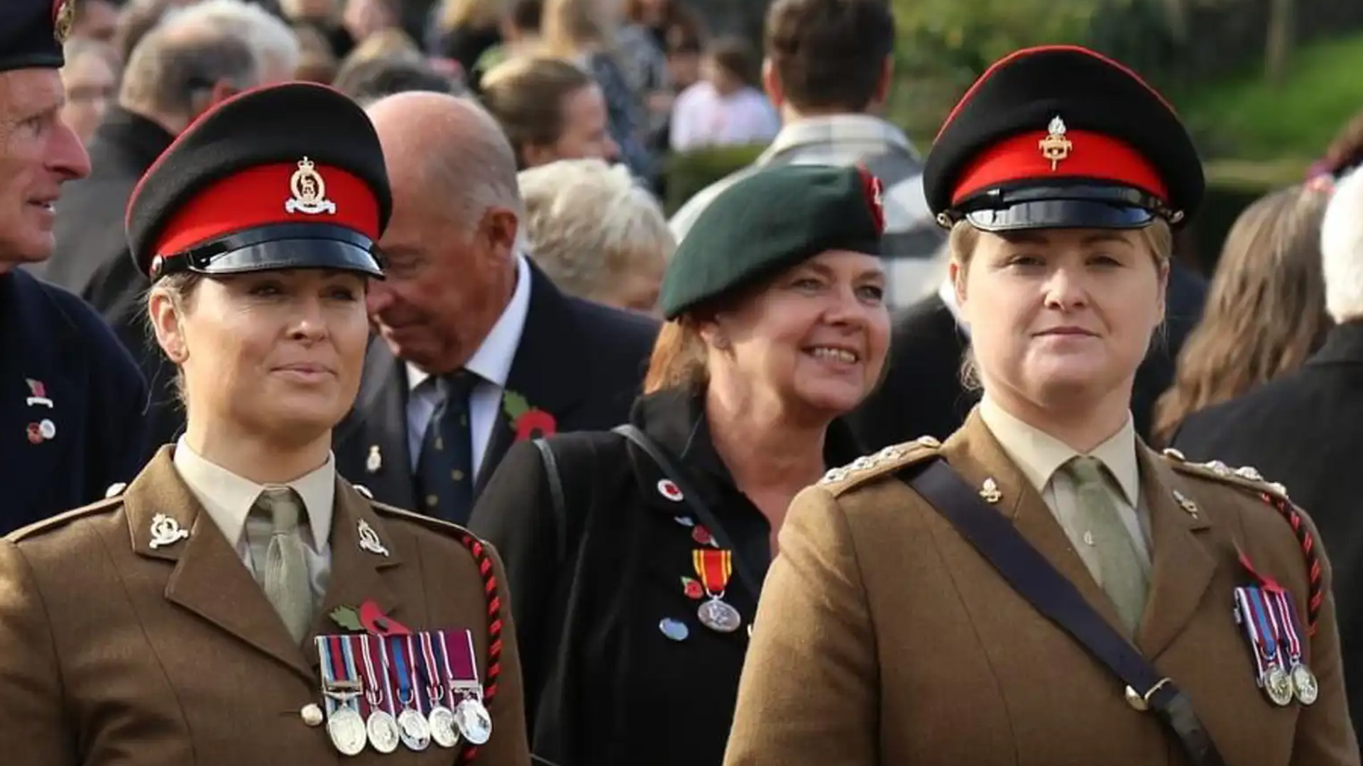 WO2 Anita Weston and her sister Captain Charmain Quartly 
