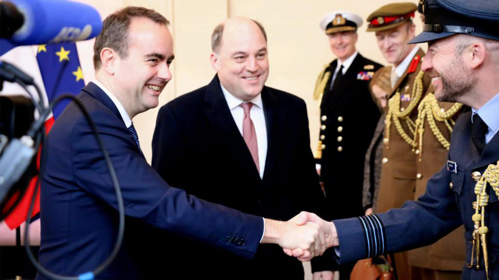 UK AND FRANCE COMMIT TO GREATER DEFENCE COOPERATION AT PARIS SUMMIT CREDIT MOD