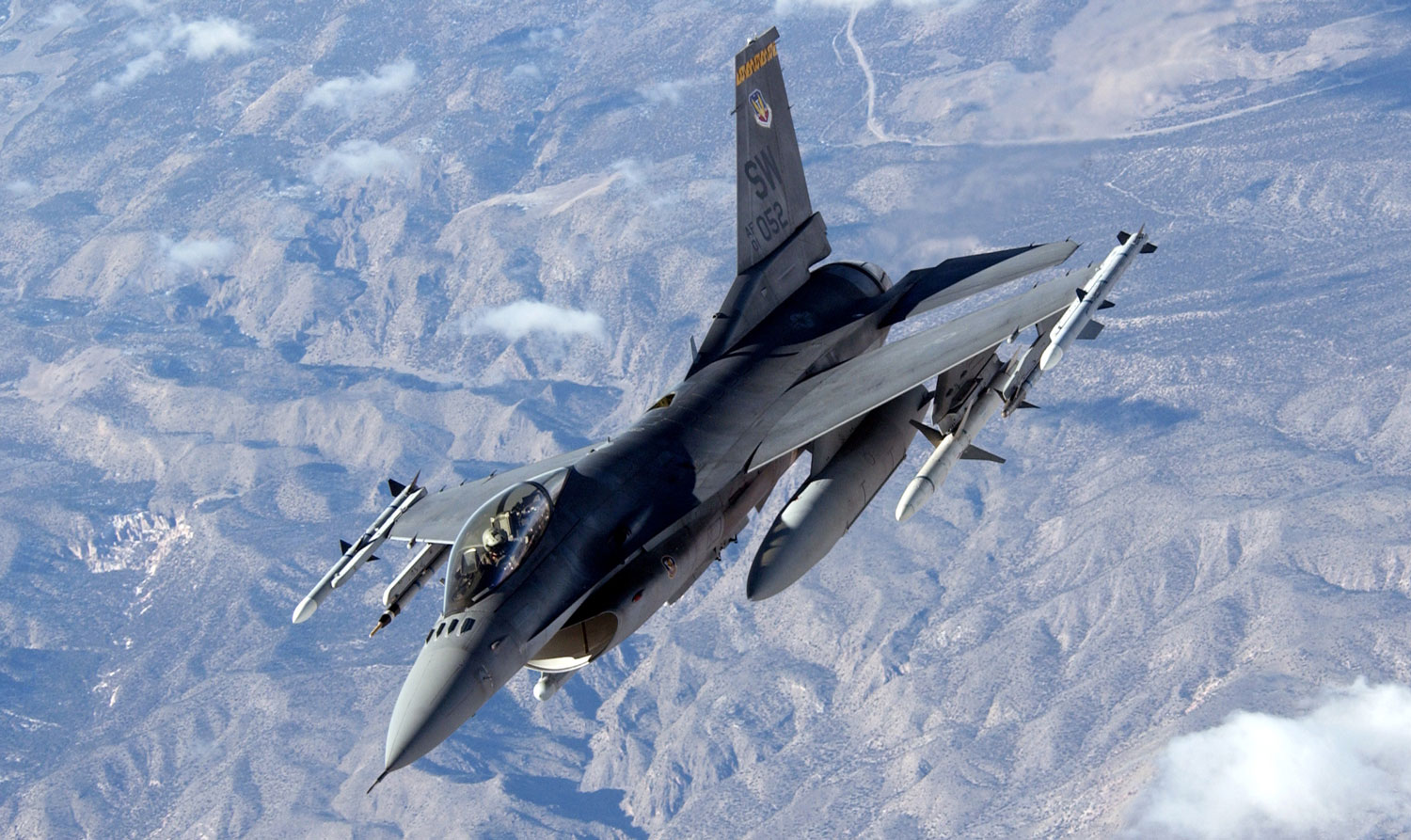 US F-16