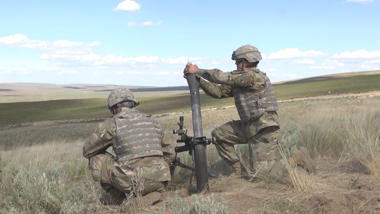 US Marines during training at Yakima Training Center fire 81mm mortars CREDIT DoD.jpg