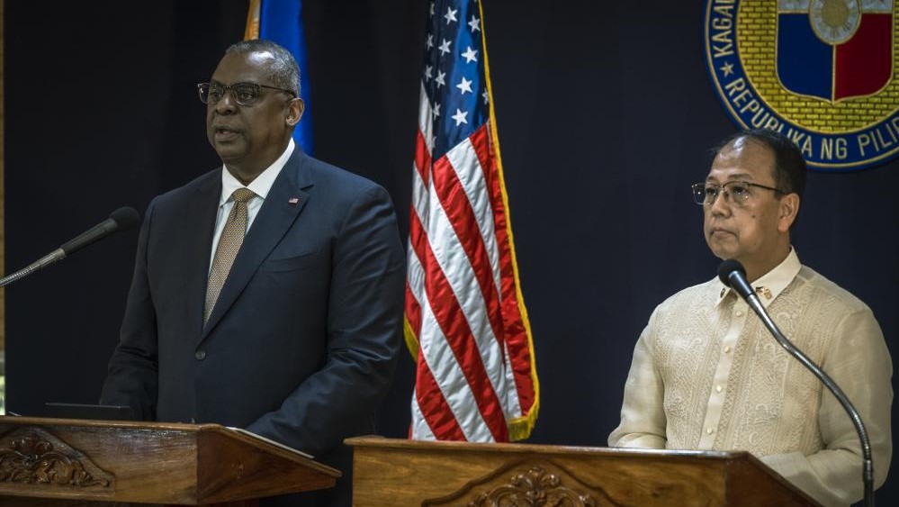 US Philippines deal sign DATE 02022023 CREDIT US Dept of Defense.jpg