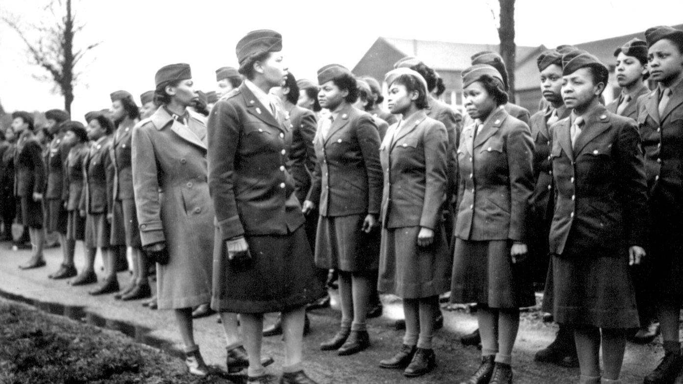 Image ID W6M4A4 Lt Col Charity Adams pictured in 1945 when she was a Maj inspects the first contingent of 6888th Central Postal Directory Battalion on 15 February 1945 Six Triple Eight CREDIT Alpha Stock Alamy Stock Photo EXP 04112023