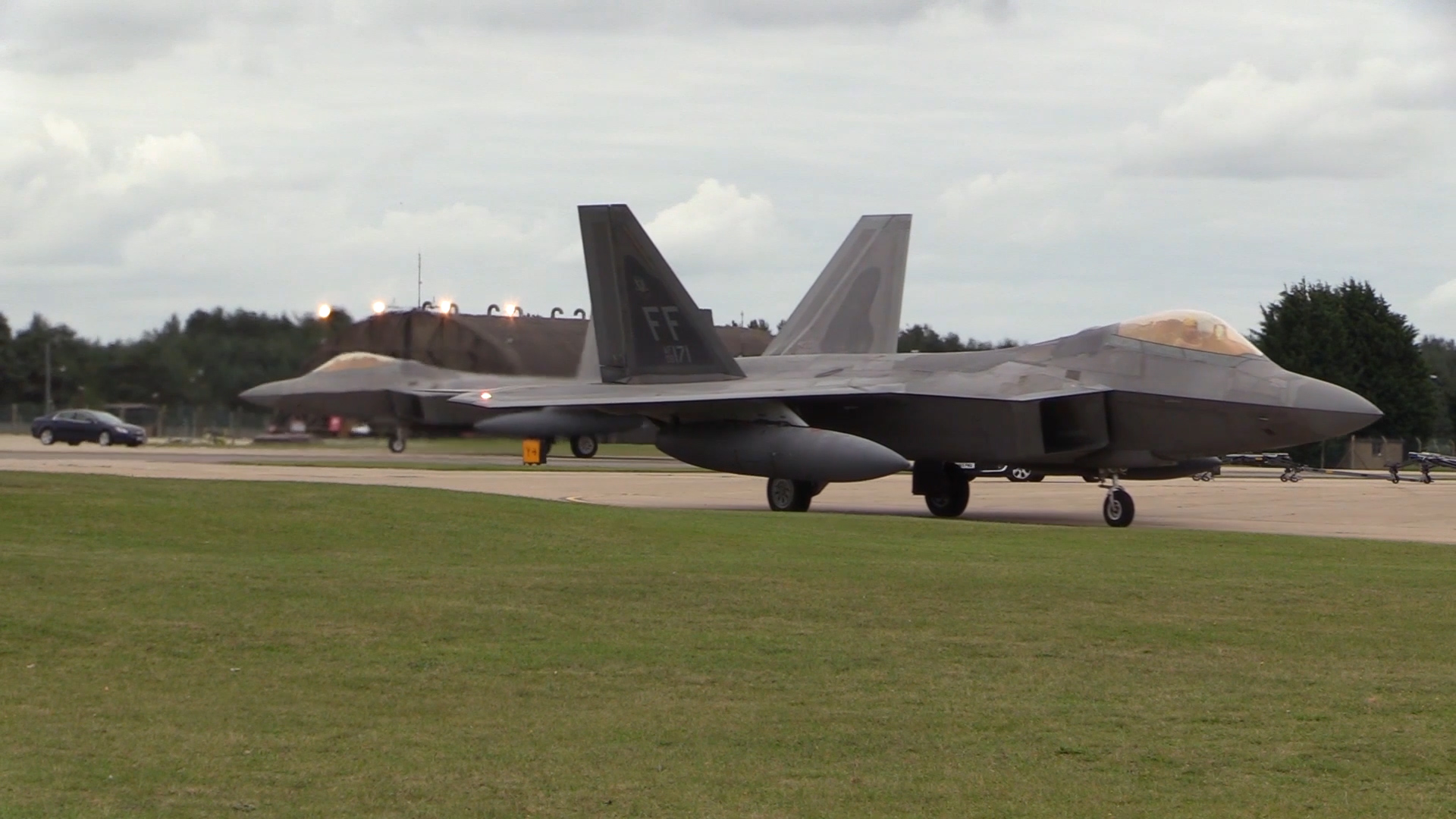 F-22 Raptors land at RAF Lakenheath