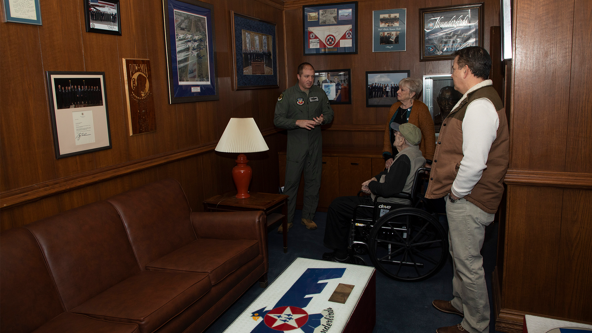 British World War Two veteran given VIP tour of US airbase
