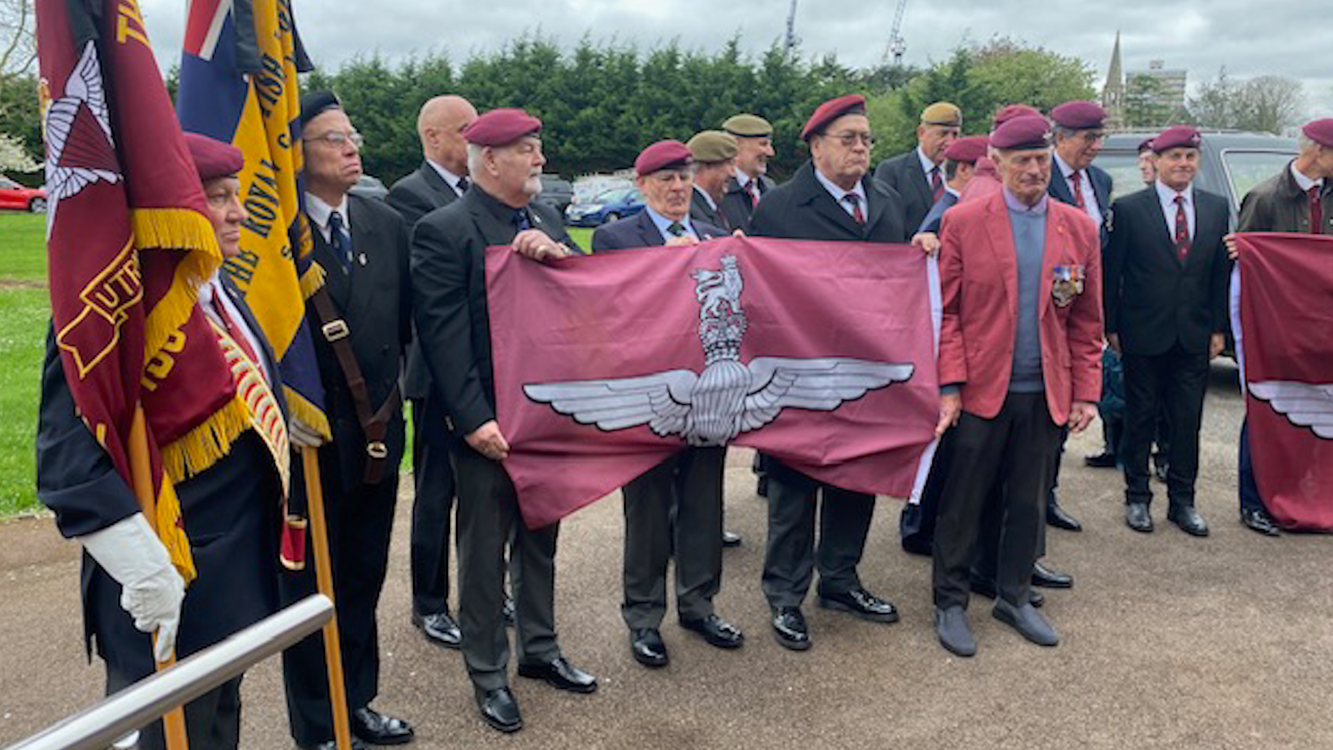 Veterans attend Para funeral following social media plea