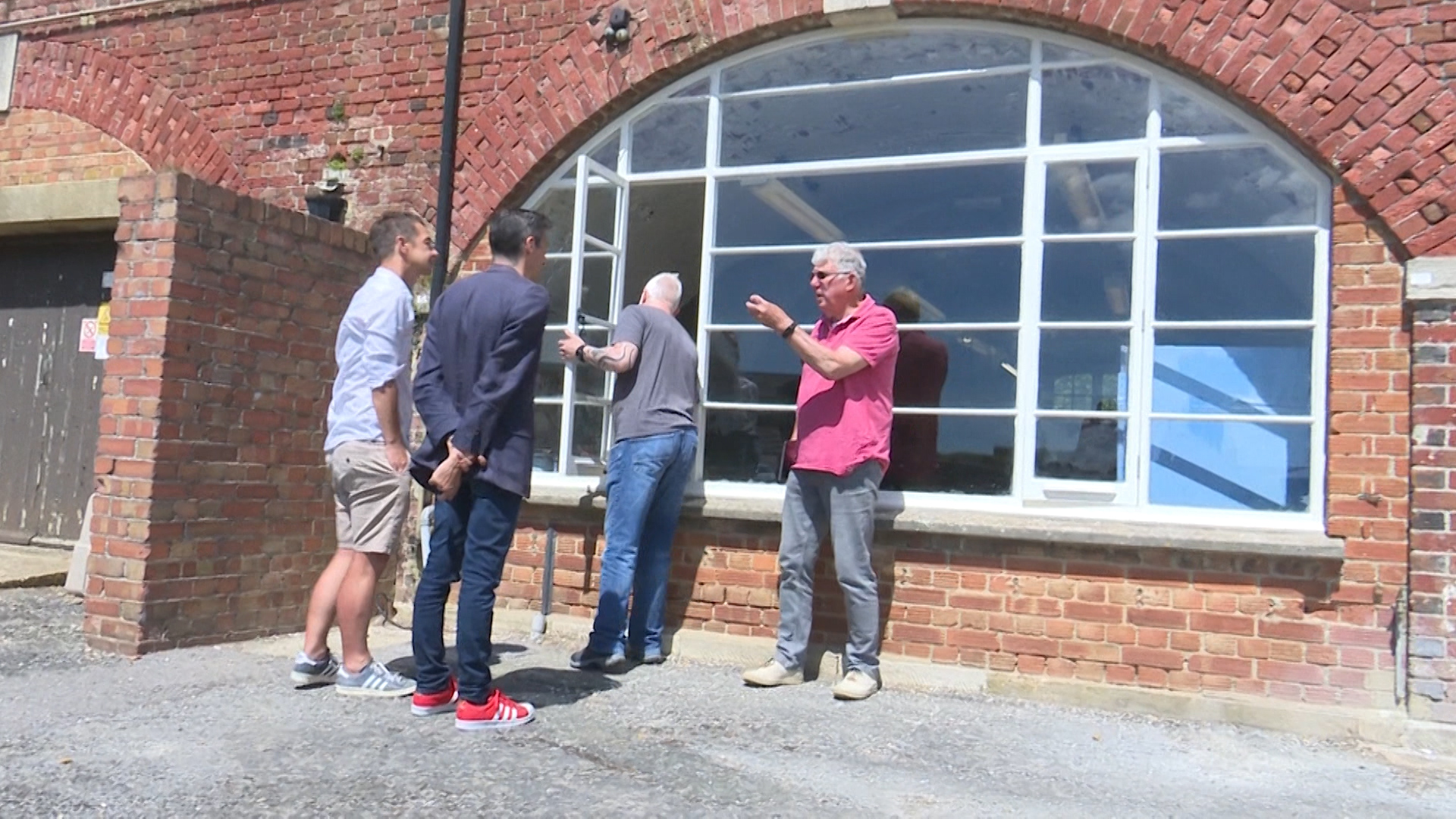 Veterans working at Fort Cumberland 040319 CREDIT BFBS.jpg