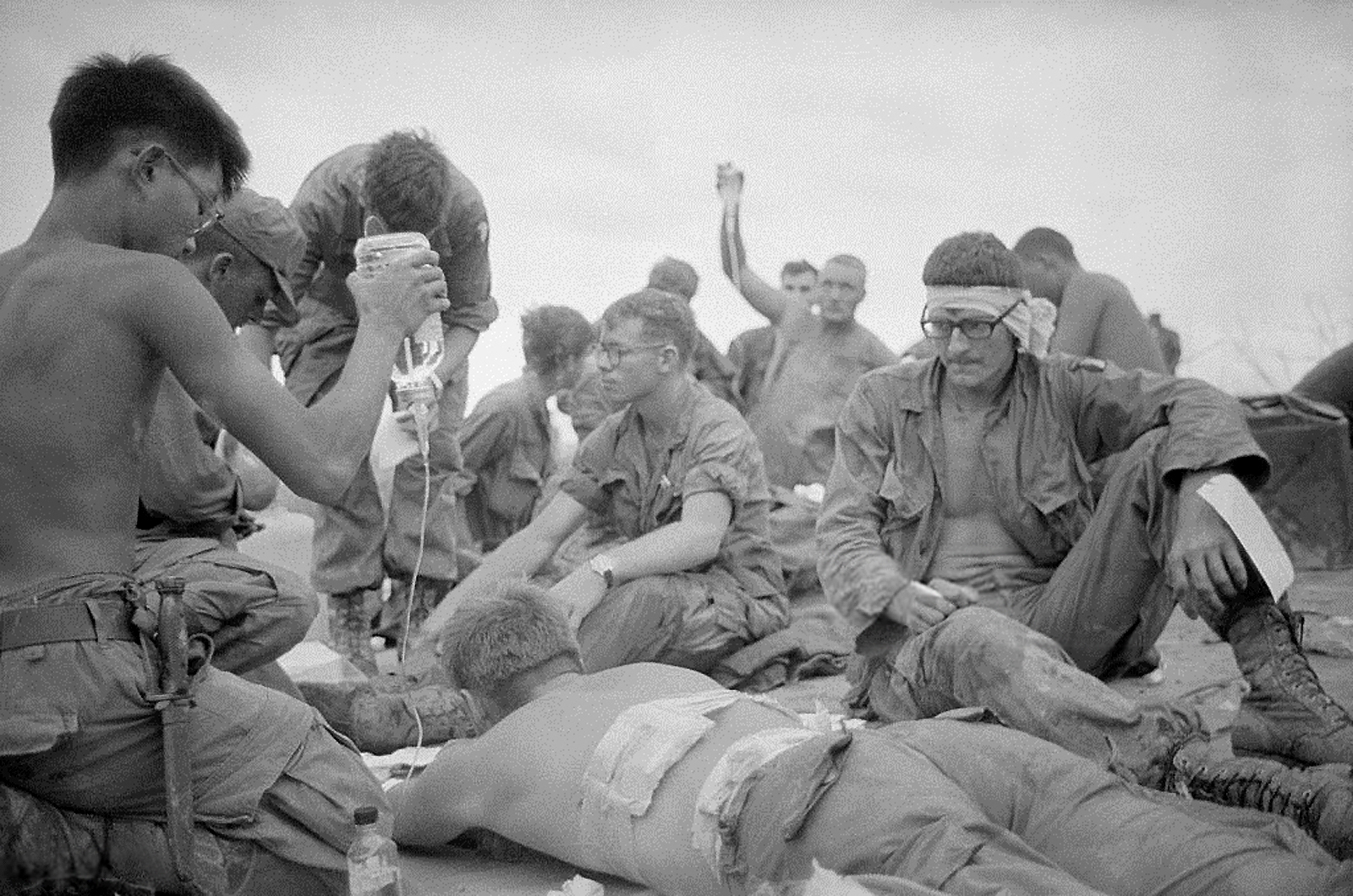 Vietnam War 1969 - Hamburger Hill - Photo by Shunsuke Akatsuka