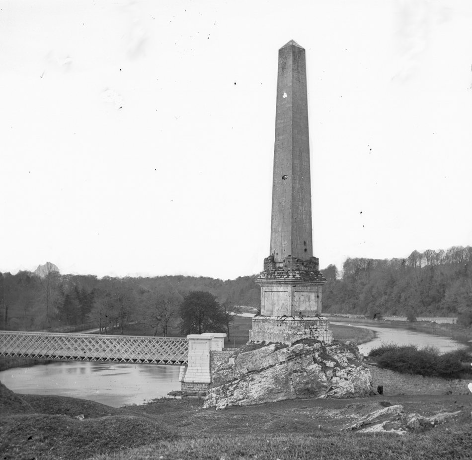 View of the commemorative obelisk (erected in 1736), prior to 1883. It was destroyed in 1923