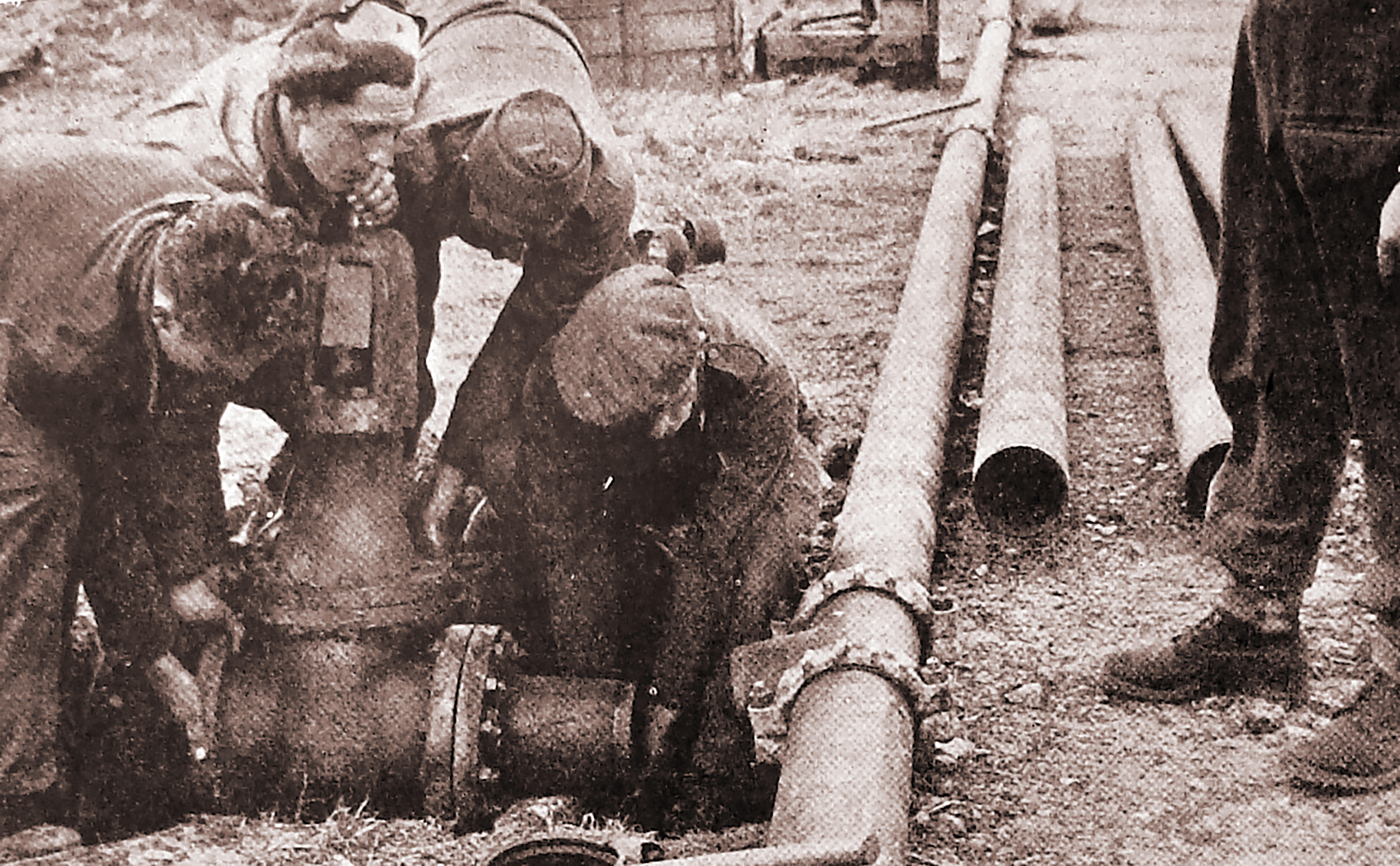 British soldiers constructing Operation Pluto, the pipeline used to pump fuel oil over the English channel to France to support Operation Overlord (Picture: Alamy)
