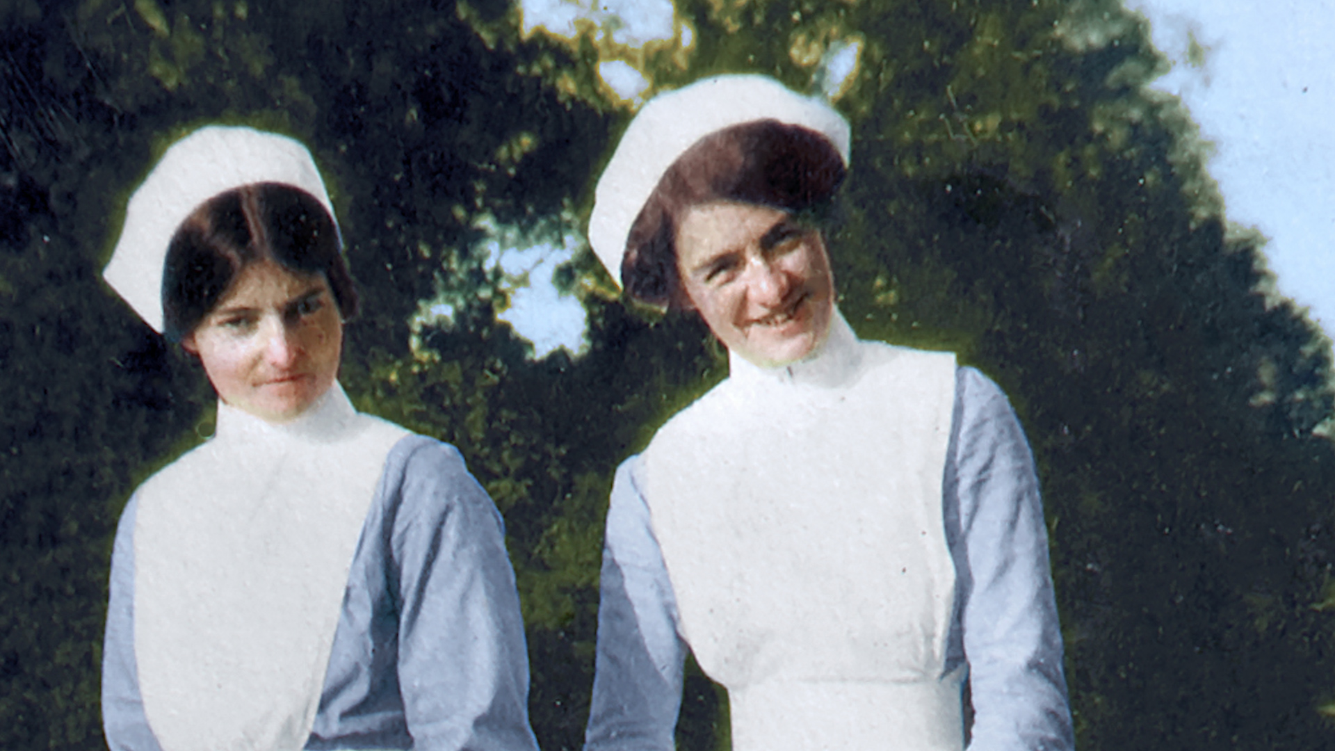 WW1 Nurse Olive Buller (far left) Wrest Park Bedfordshire CREDIT ENGLISH HERITAGE.