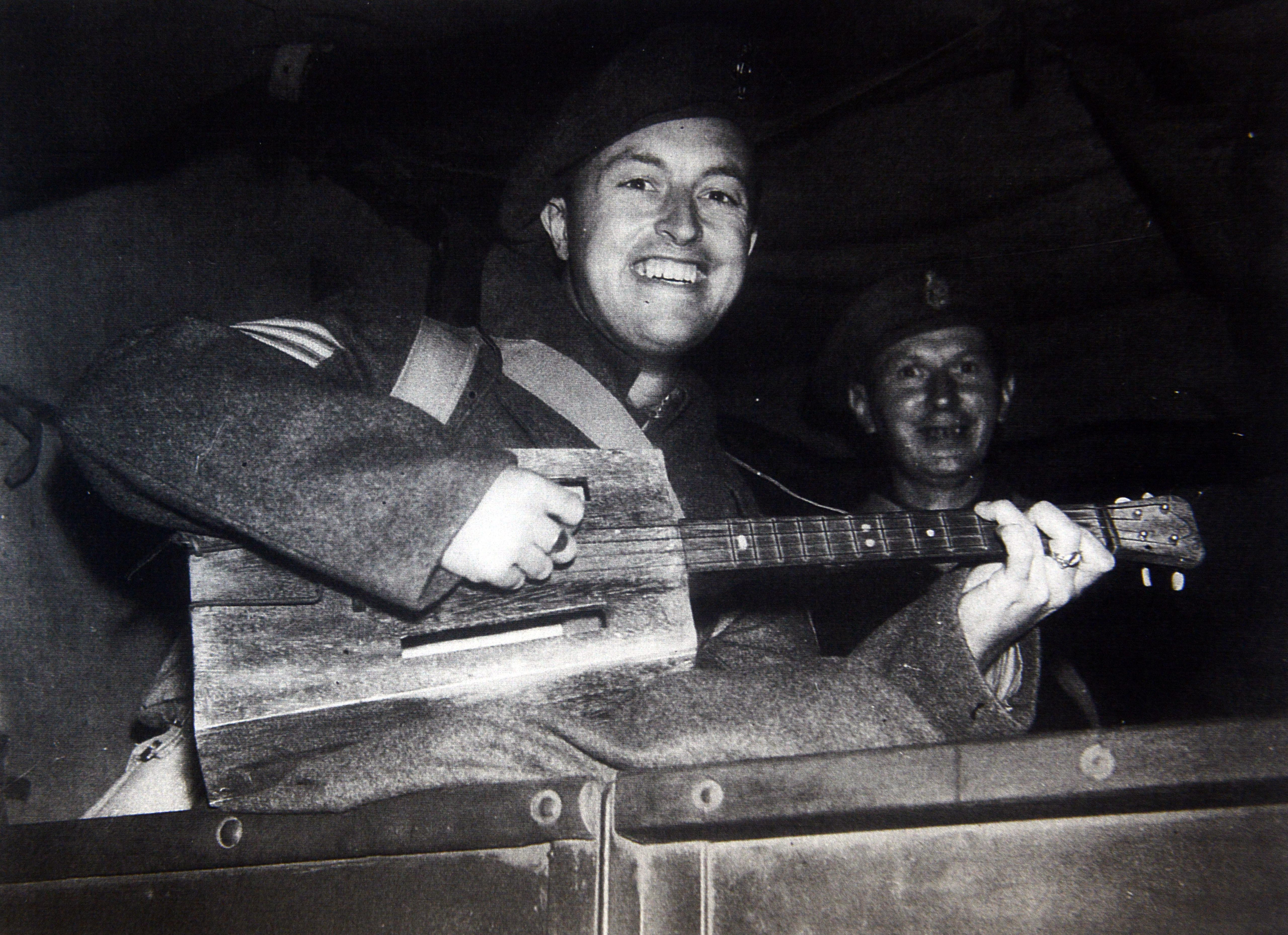 WWII veteran who lifted the morale of fellow POWs during the war by playing the ukulele made from old Red Cross boxes has died