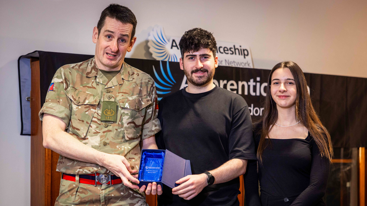 Warrant Officer 2nd Class Ken Spence with Team Amazon, winners of Bake Off 2024 (Picture: British Army).