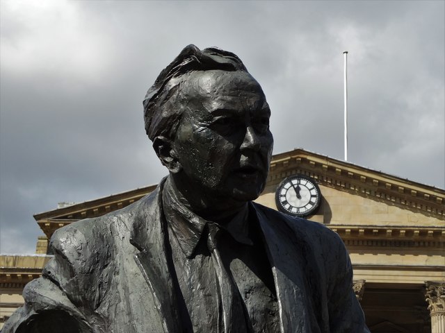 Harold Wilson statue