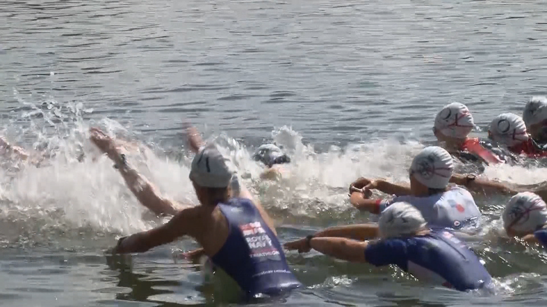 Women's swim starts Inter-Services Triathlon 2018