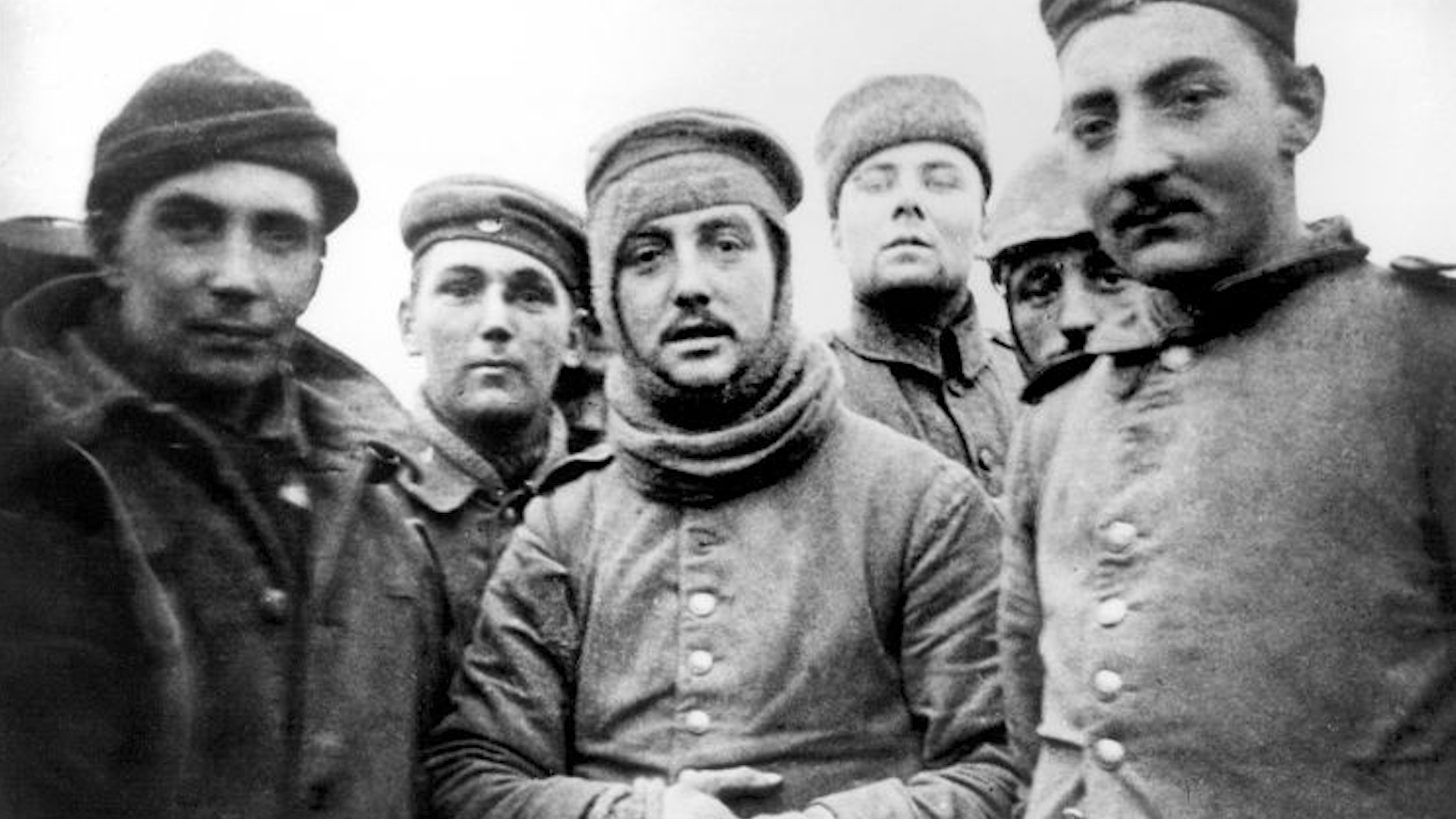 World War One German and British troops on Christmas Day 1914 25121914 CREDIT PA_0.jpg