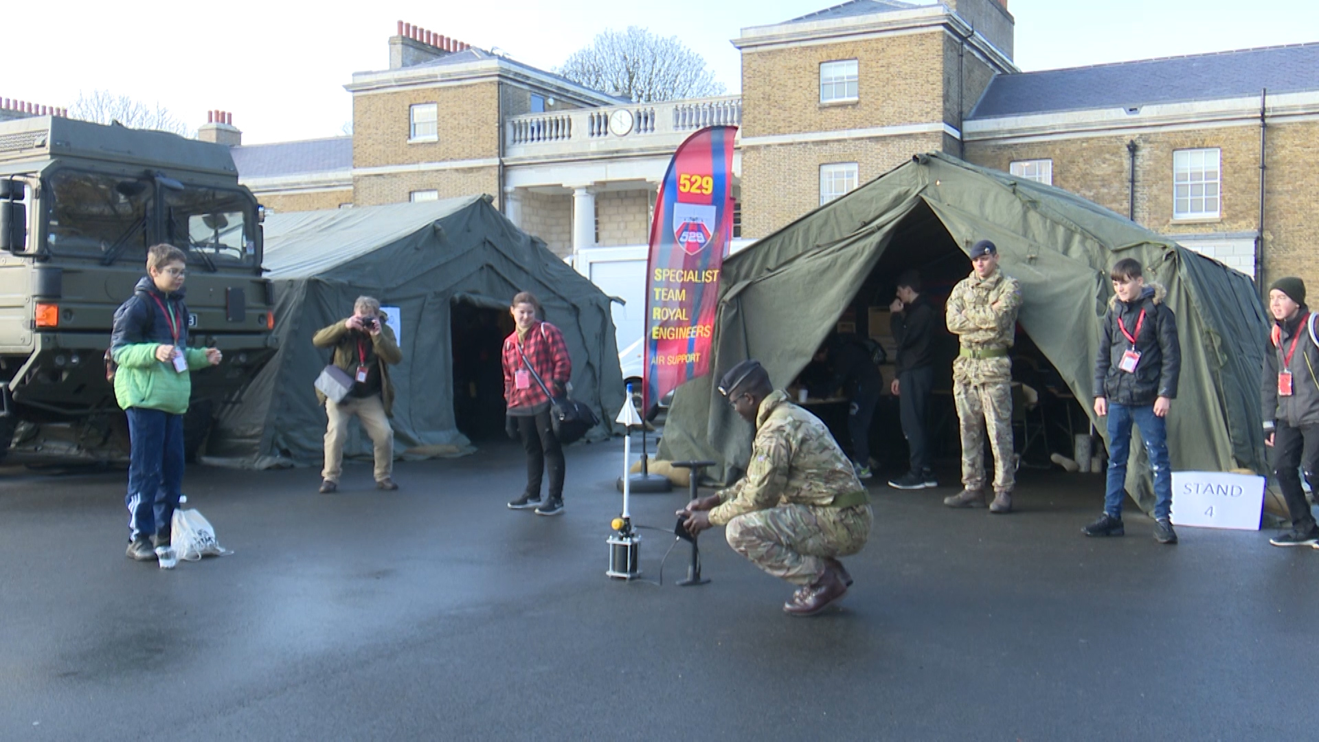 Year of Engineering with school children in Chatham 211118 CREDIT BFBS